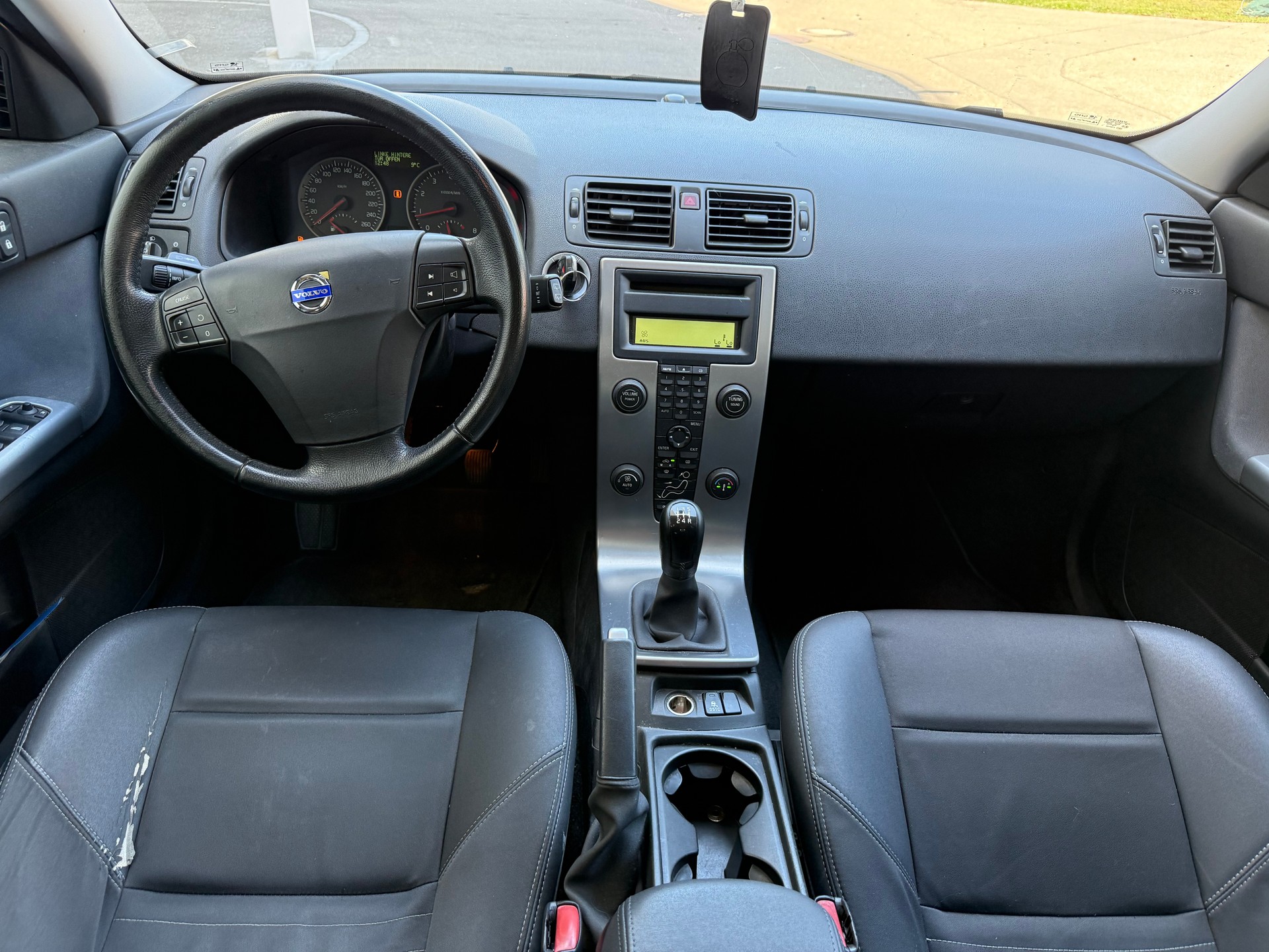 VOLVO V50 2.4 Momentum-image-7