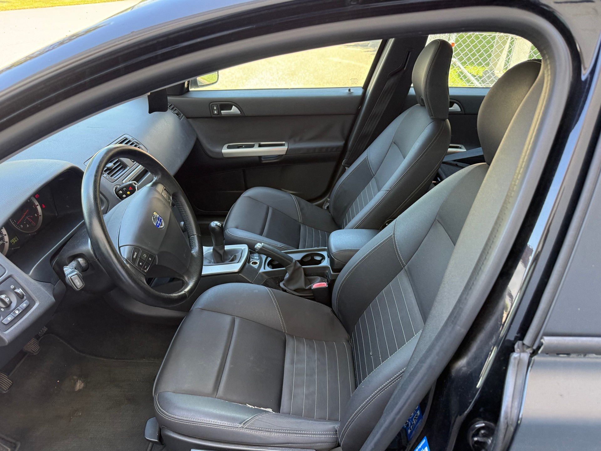 VOLVO V50 2.4 Momentum-image-6