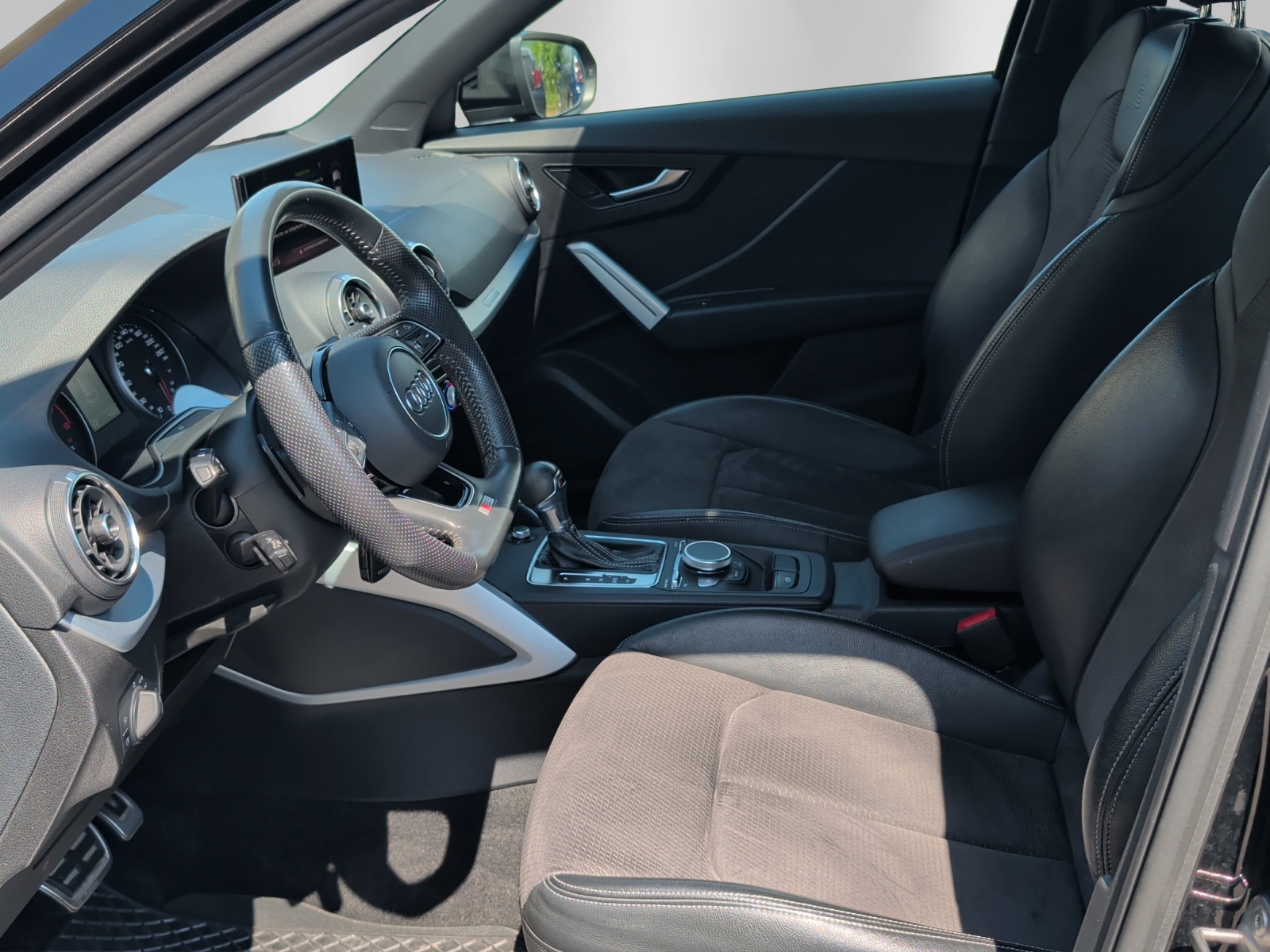 AUDI Q2 35 TFSI Sport S-tronic-image-8