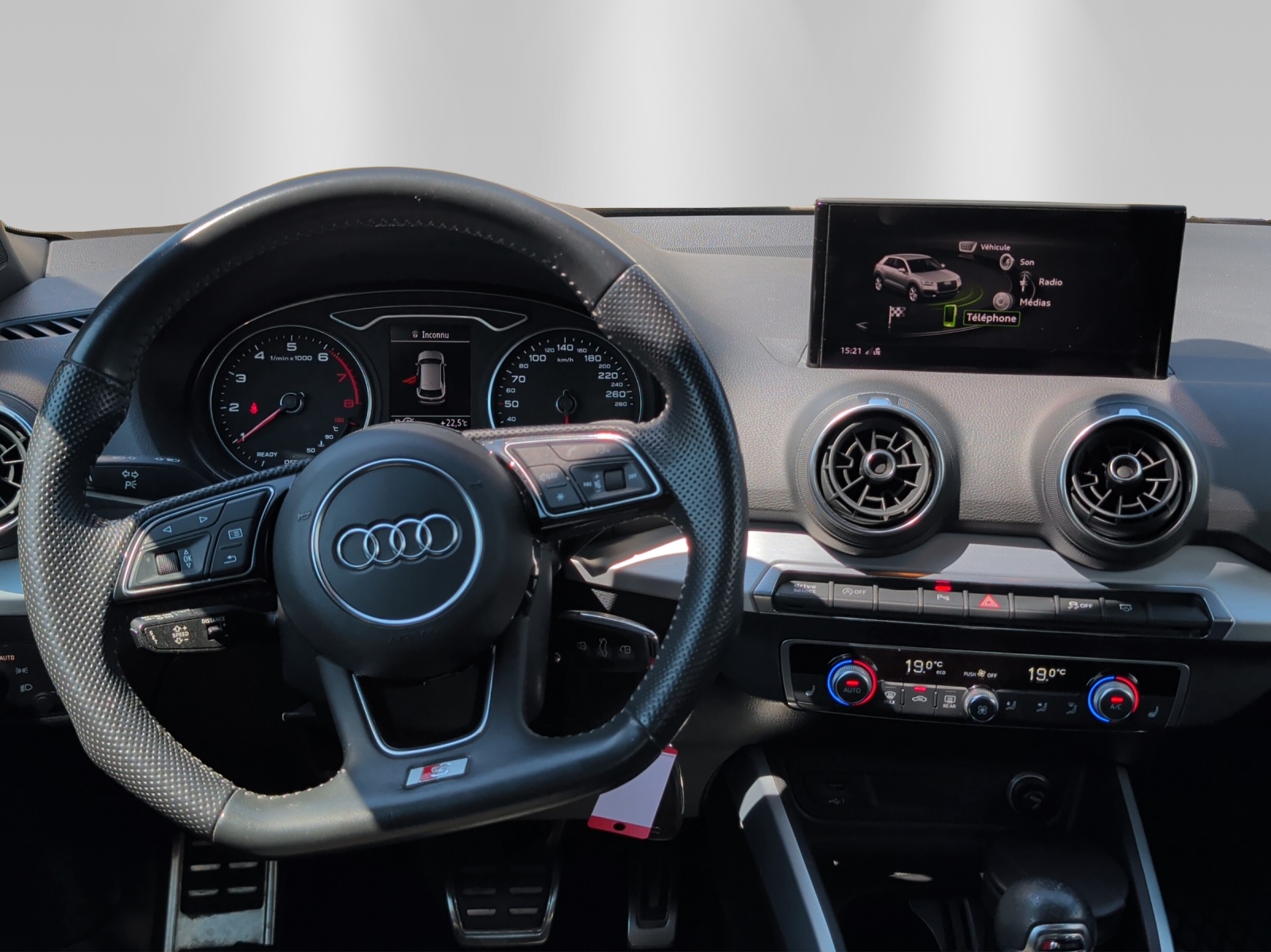 AUDI Q2 35 TFSI Sport S-tronic-image-9