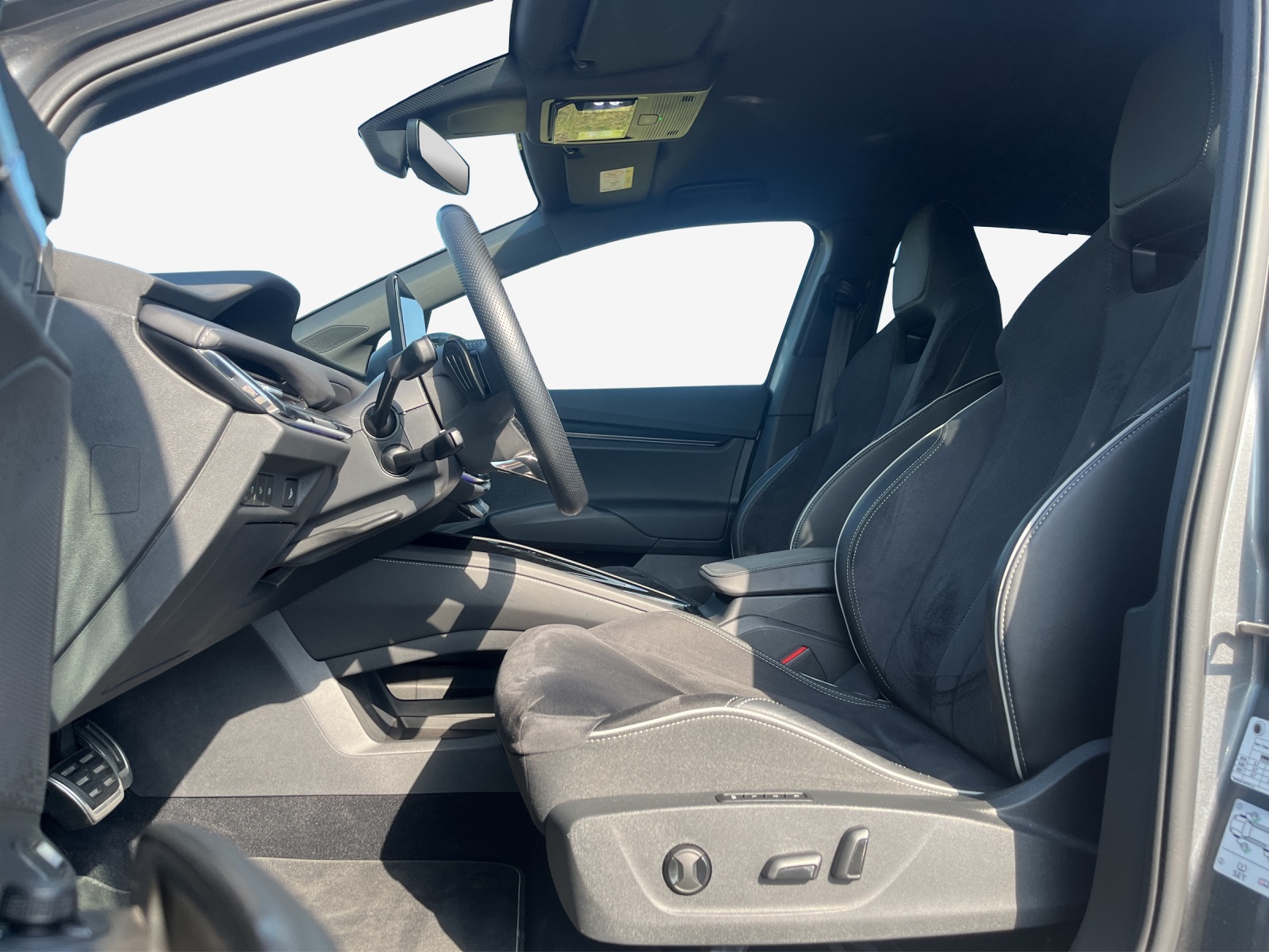 SKODA Enyaq iV 80x SportLine-image-8