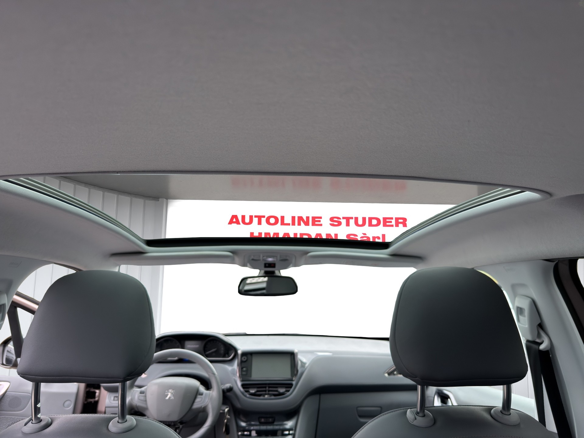 PEUGEOT 208 1.6 VTI Allure-image-9