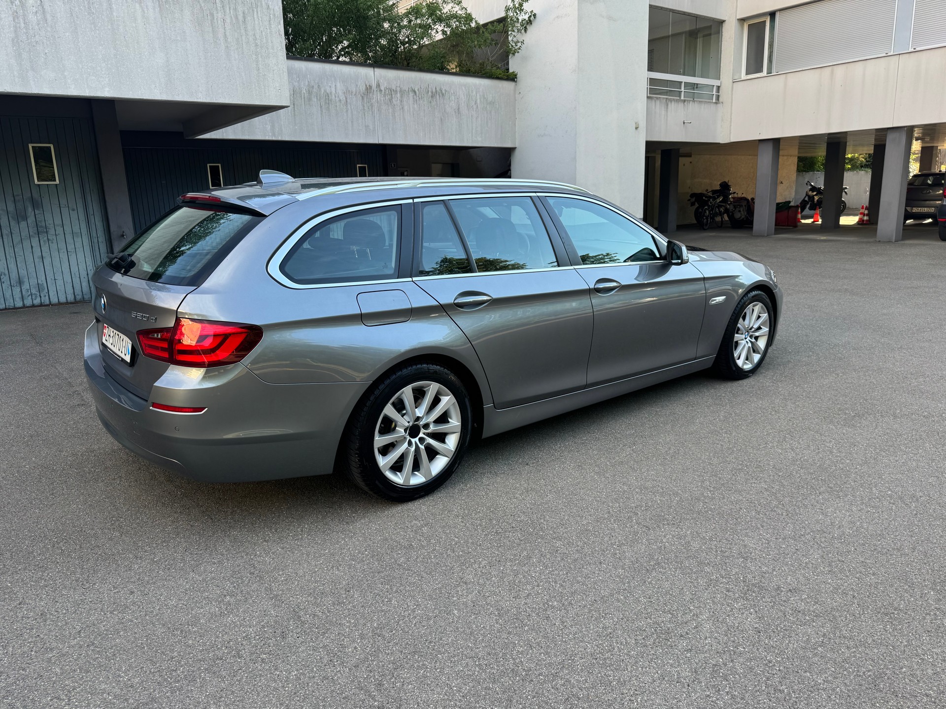 BMW 520d Touring Steptronic-image-3