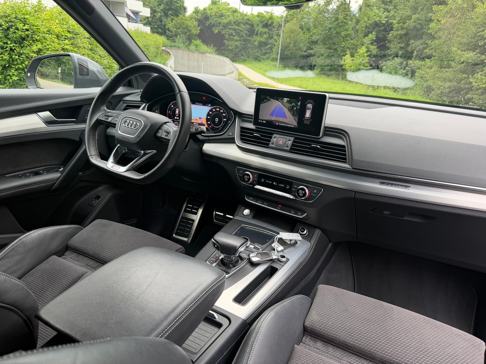 AUDI Q5 2.0 TDI sport quattro S-tronic-image-12