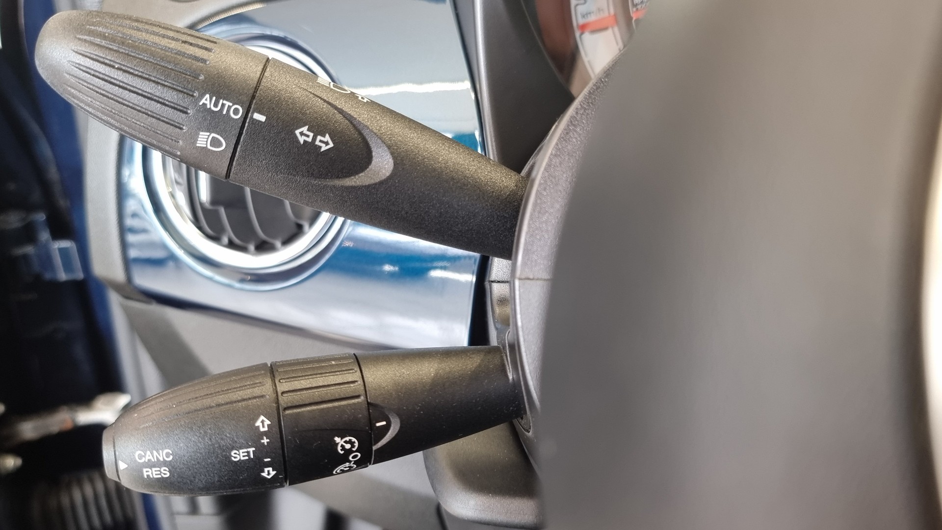 FIAT 500 0.9 T TwinAir Lounge Dualogic-image-8