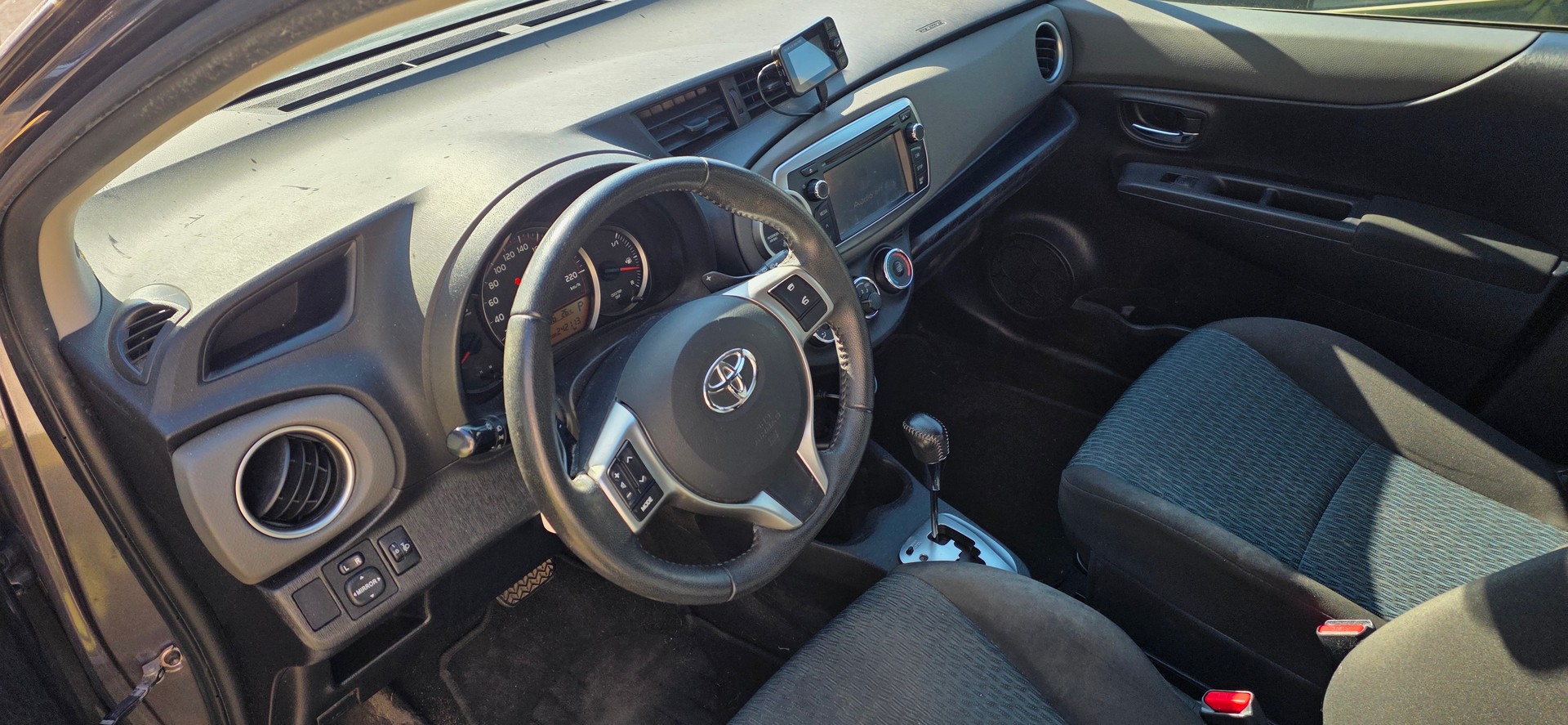 TOYOTA Yaris 1.33 Sol Premium Multidrive-image-5