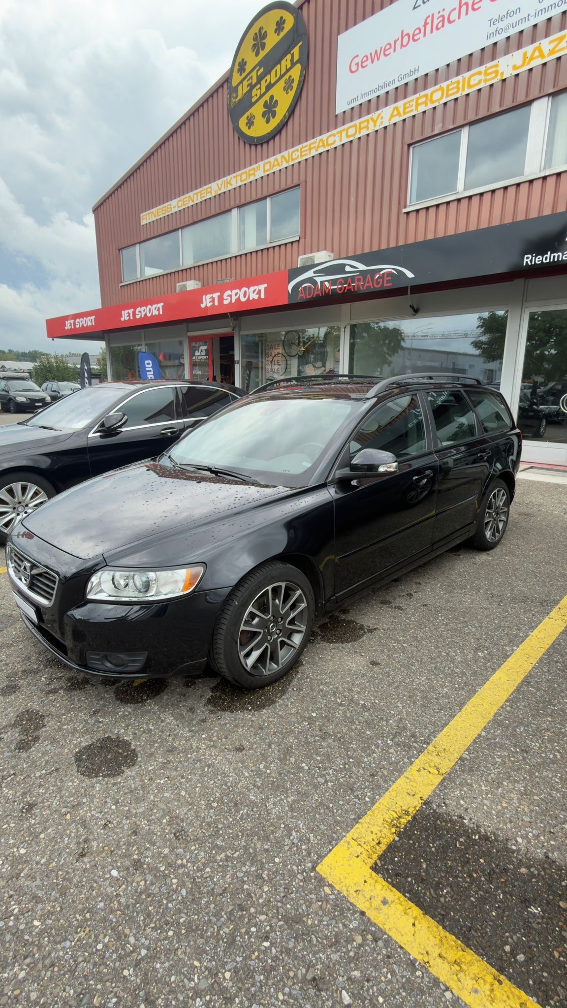 VOLVO V50 D3 Momentum Geartronic-image-2