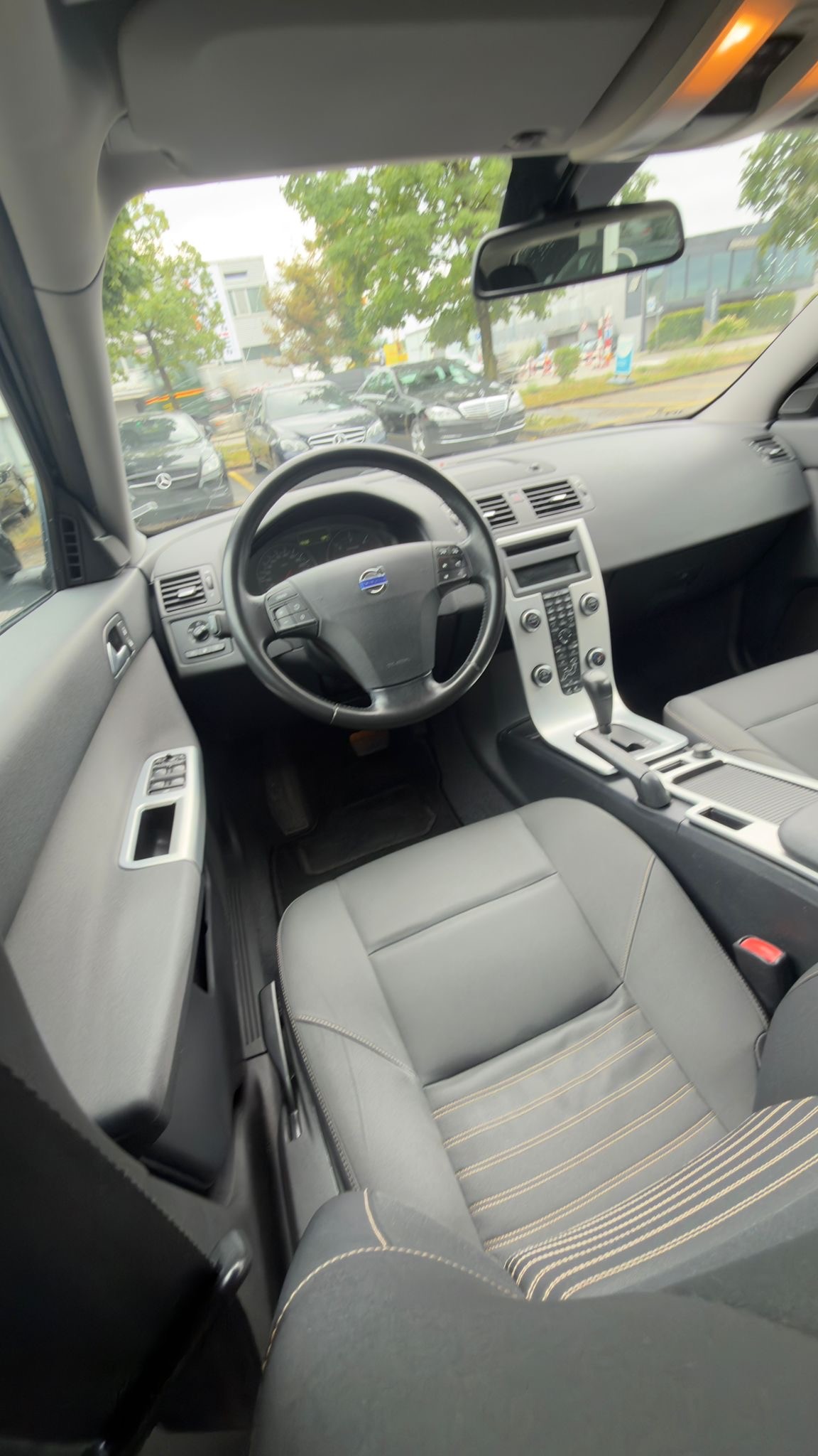 VOLVO V50 D3 Momentum Geartronic-image-13