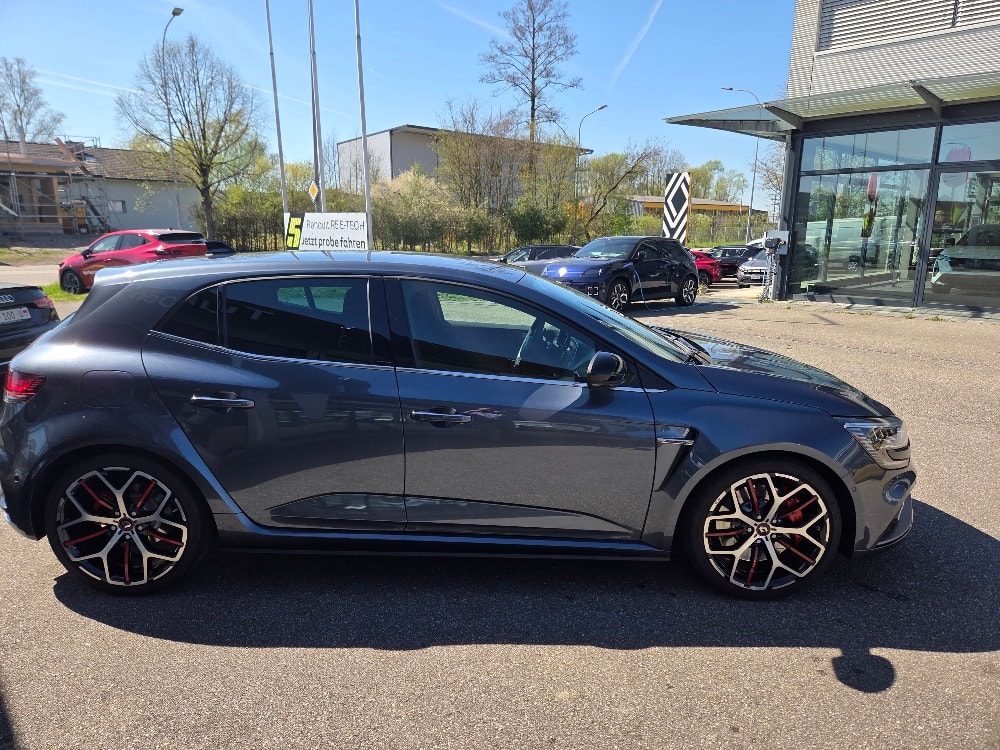 RENAULT Mégane R.S. Ultime 300 EDC-image-5