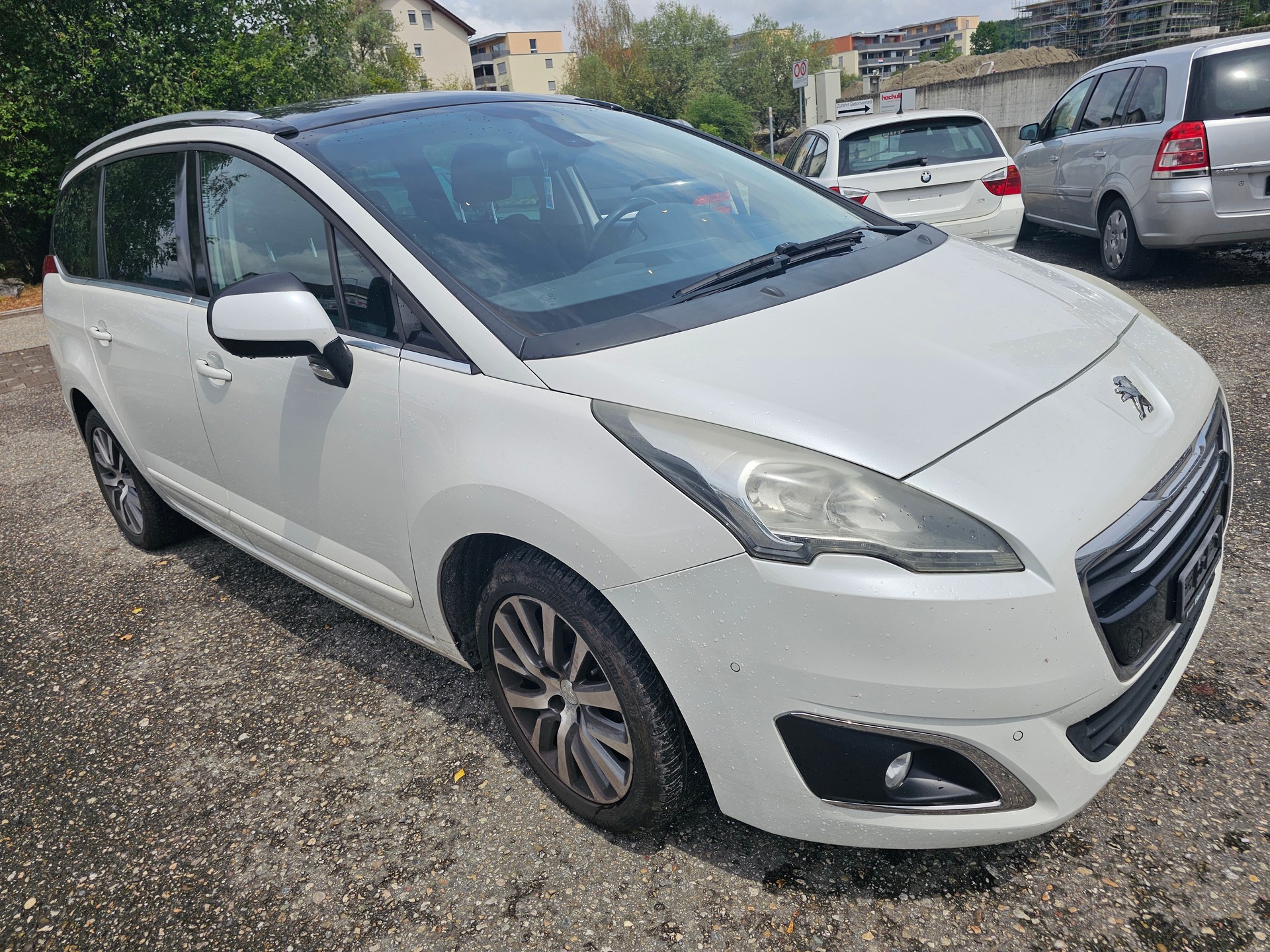 PEUGEOT 5008 2.0 HDI Style Tiptronic-image-1