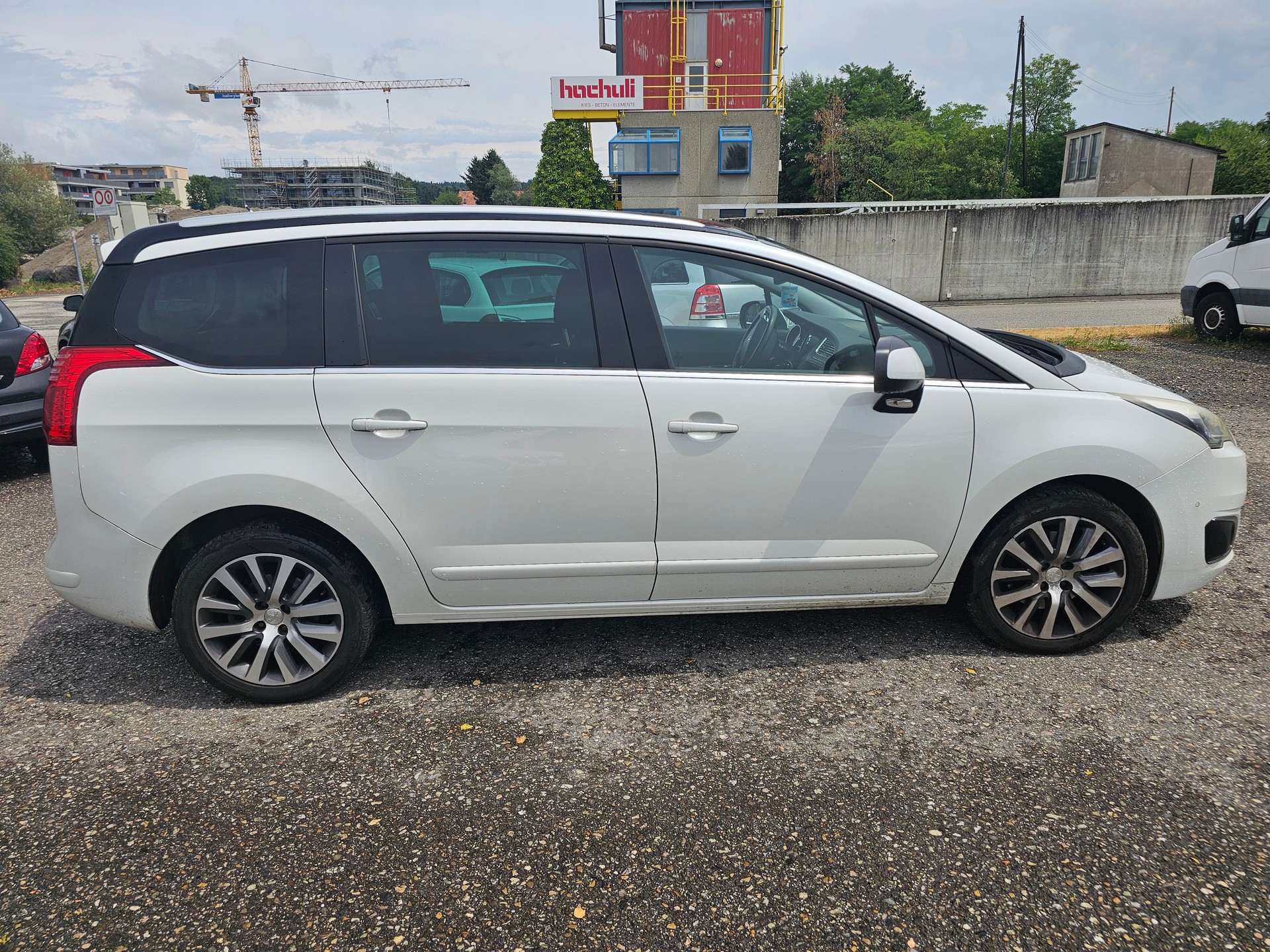 PEUGEOT 5008 2.0 HDI Style Tiptronic-image-5