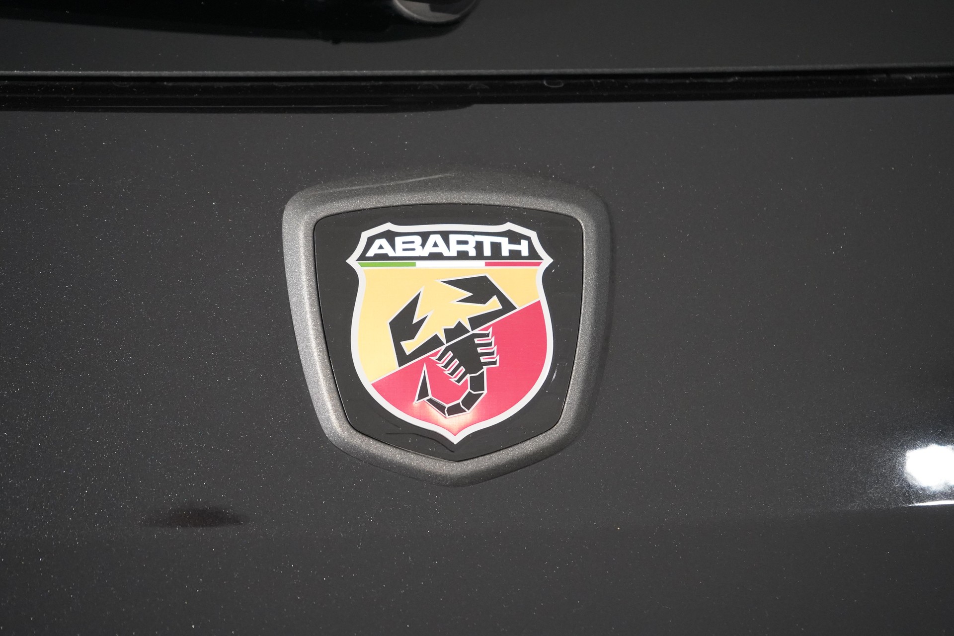 FIAT 695 Abarth 1.4 T-Jet 180 75 Anniversario-image-20