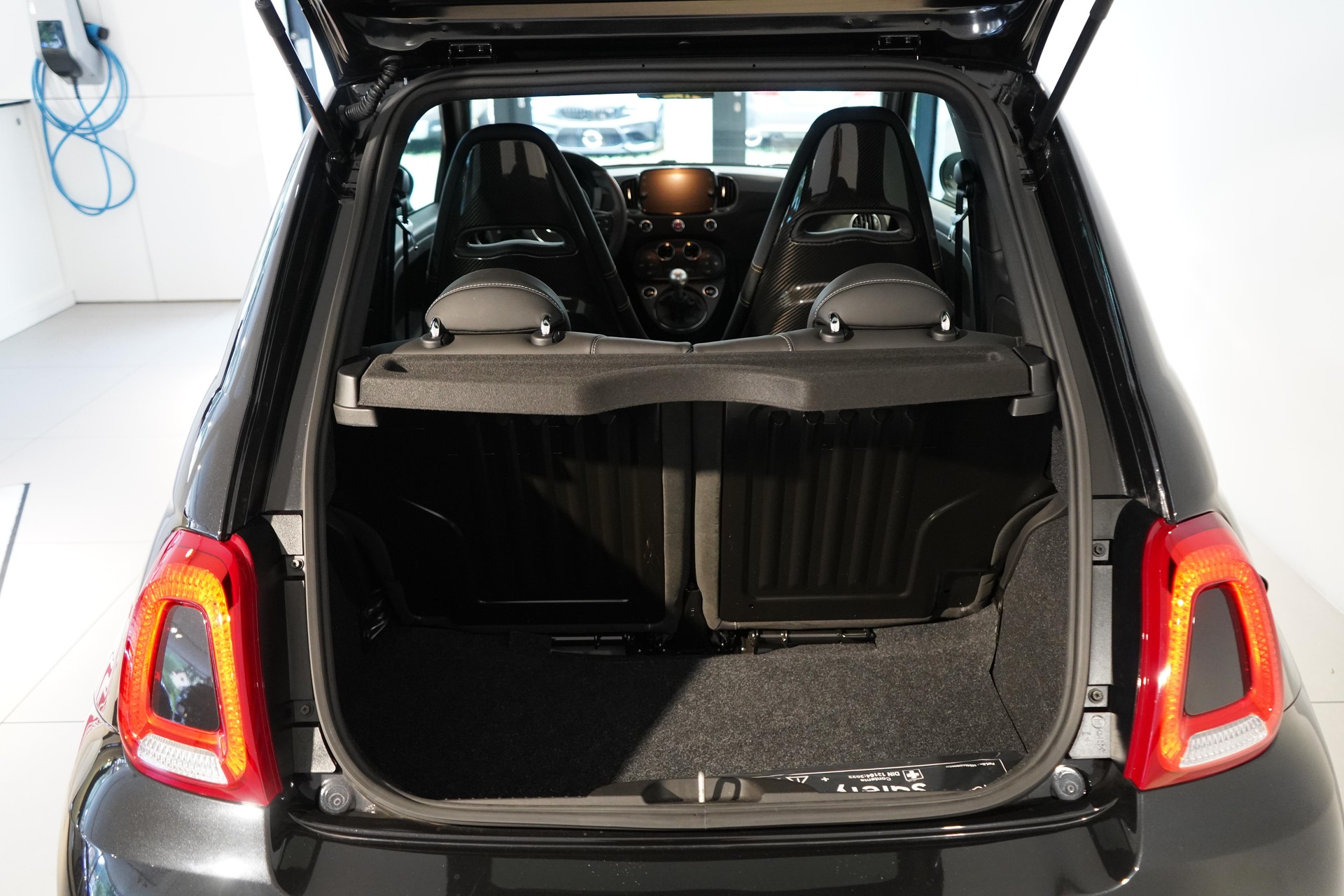 FIAT 695 Abarth 1.4 T-Jet 180 75 Anniversario-image-4