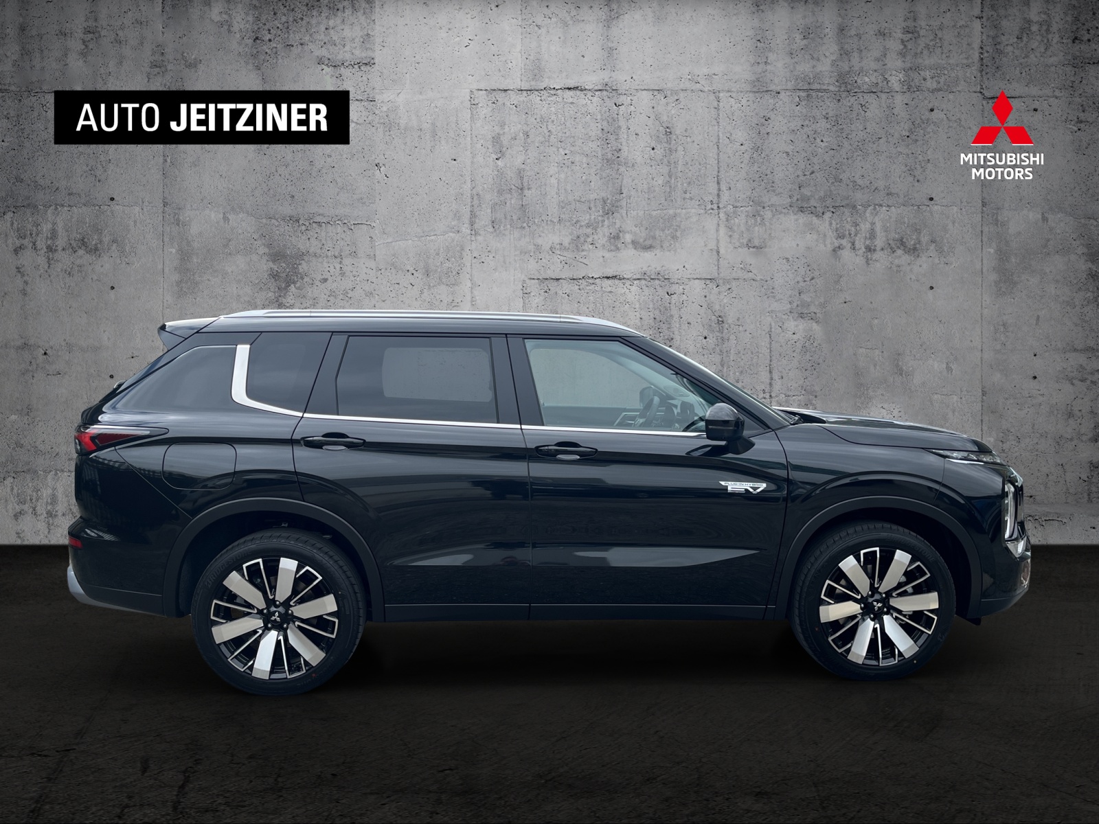 MITSUBISHI Outlander 2.4 PHEV Intense 4x4-image-3