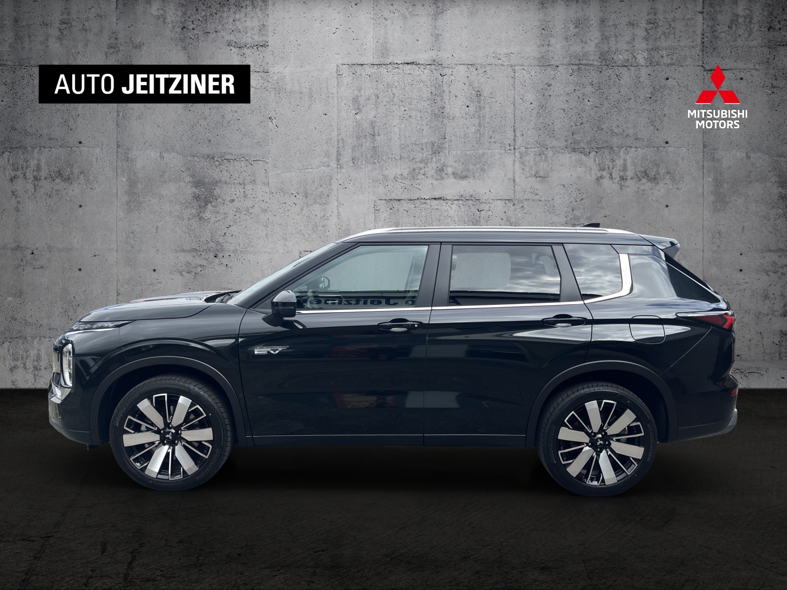 MITSUBISHI Outlander 2.4 PHEV Intense 4x4-image-2