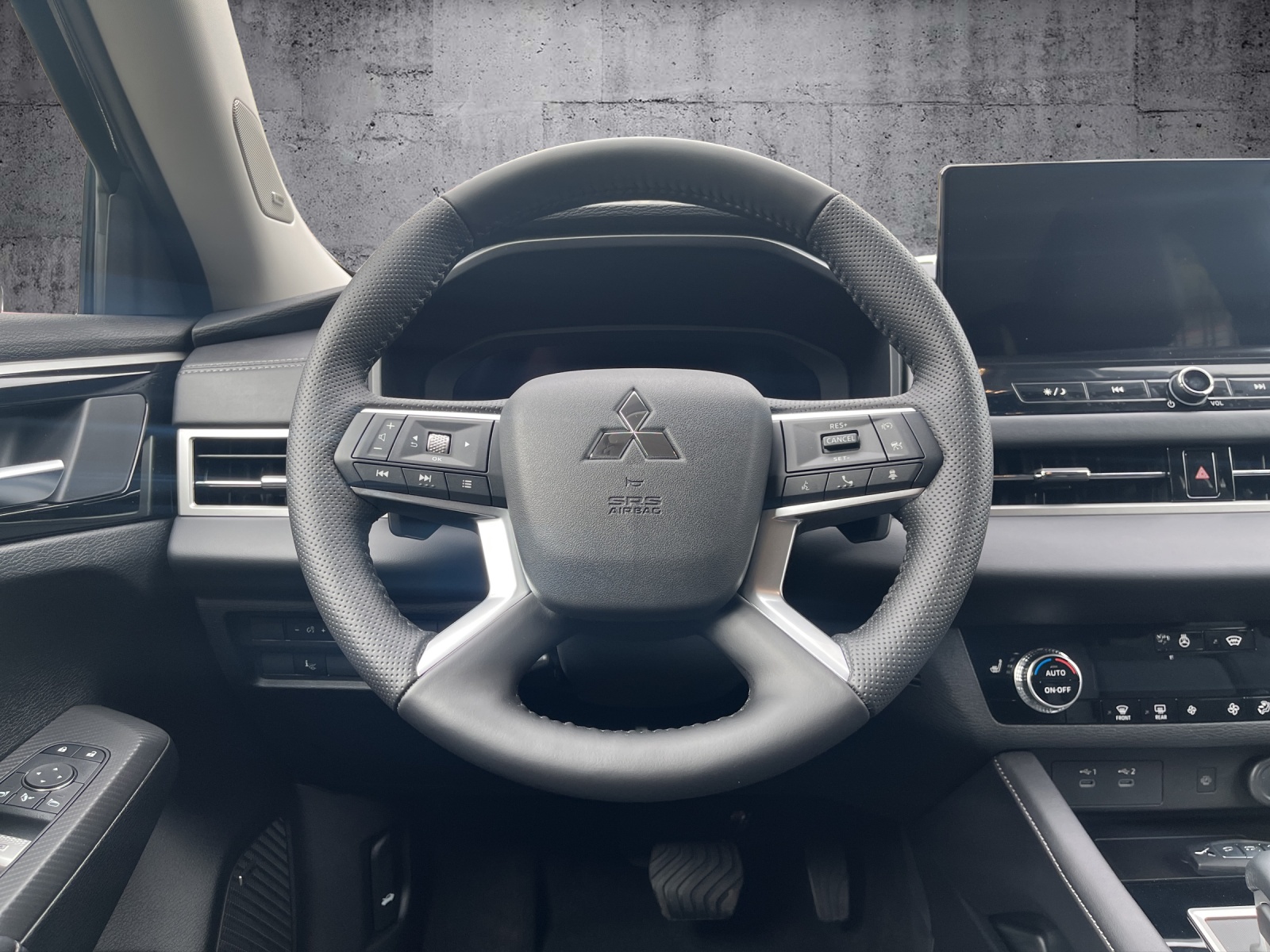 MITSUBISHI Outlander 2.4 PHEV Intense 4x4-image-9