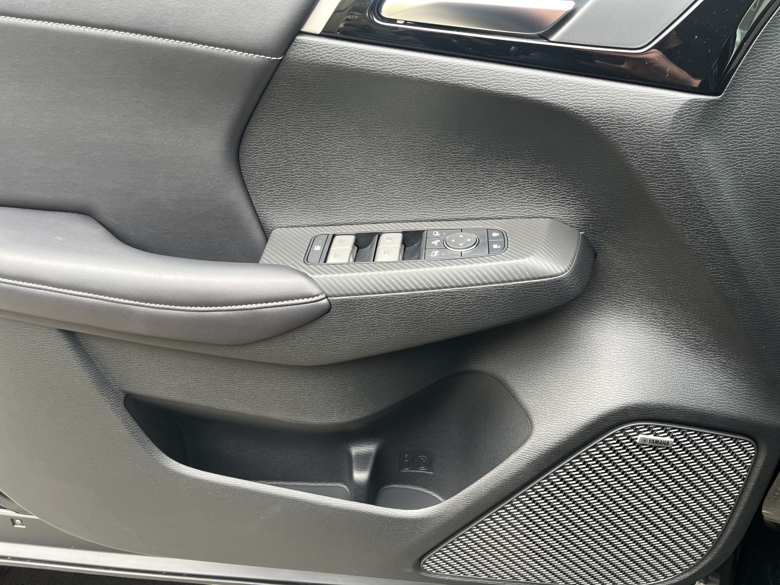 MITSUBISHI Outlander 2.4 PHEV Intense 4x4-image-17