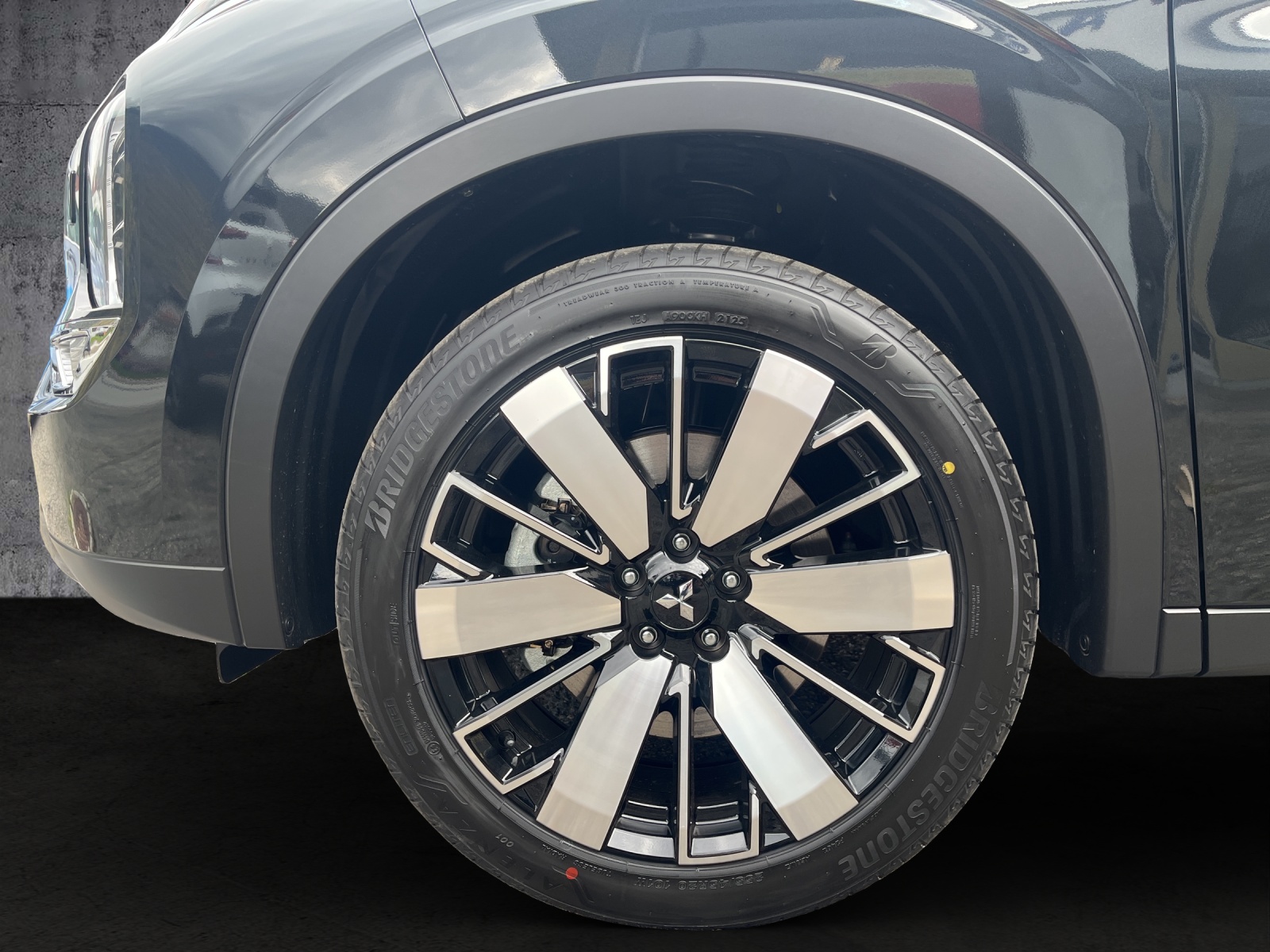 MITSUBISHI Outlander 2.4 PHEV Intense 4x4-image-15