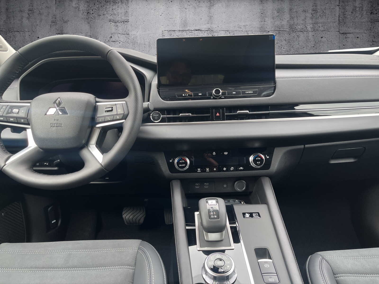 MITSUBISHI Outlander 2.4 PHEV Intense 4x4-image-10