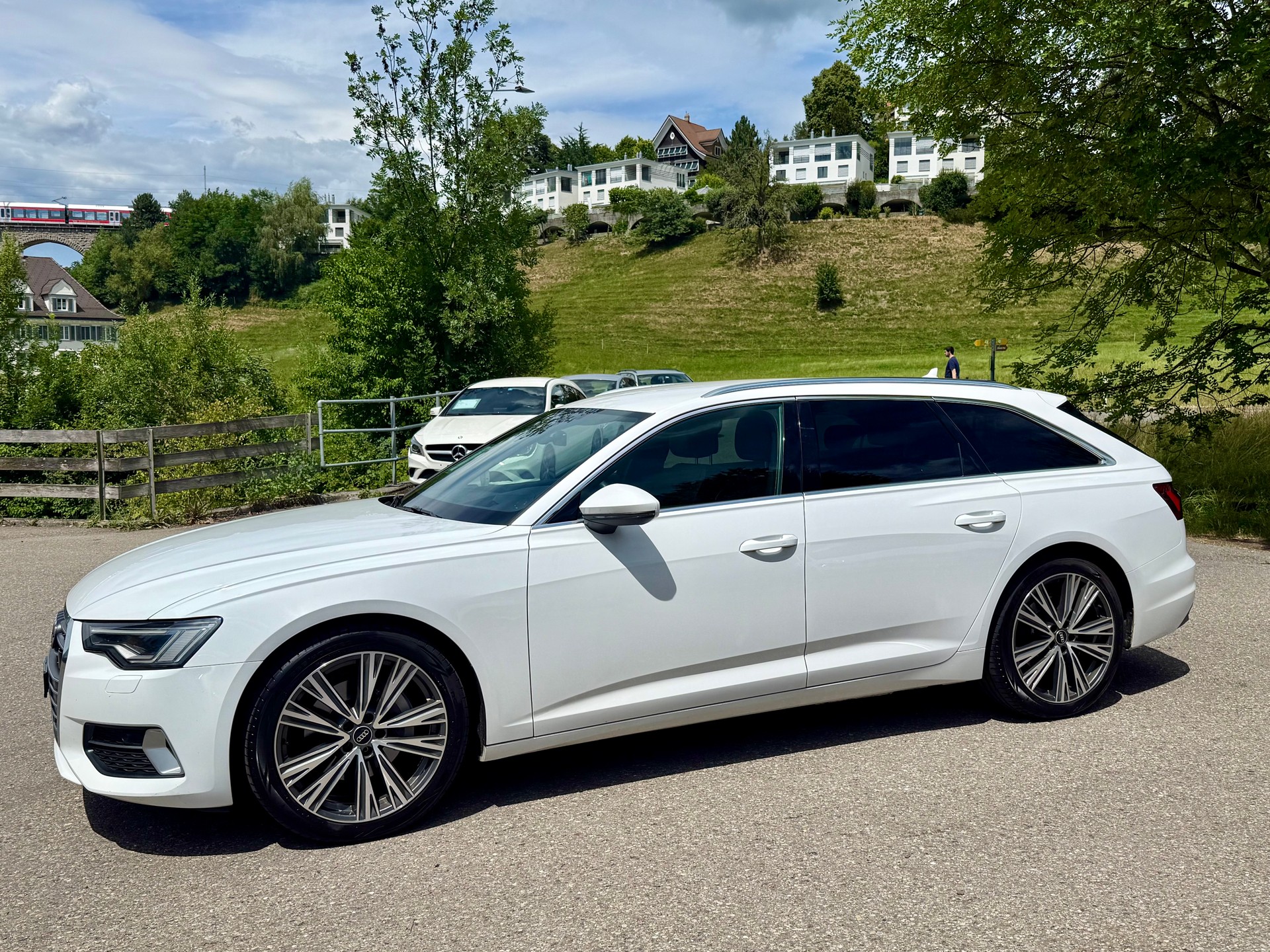 AUDI A6 Avant 45 TFSI quattro S-tronic-image-4