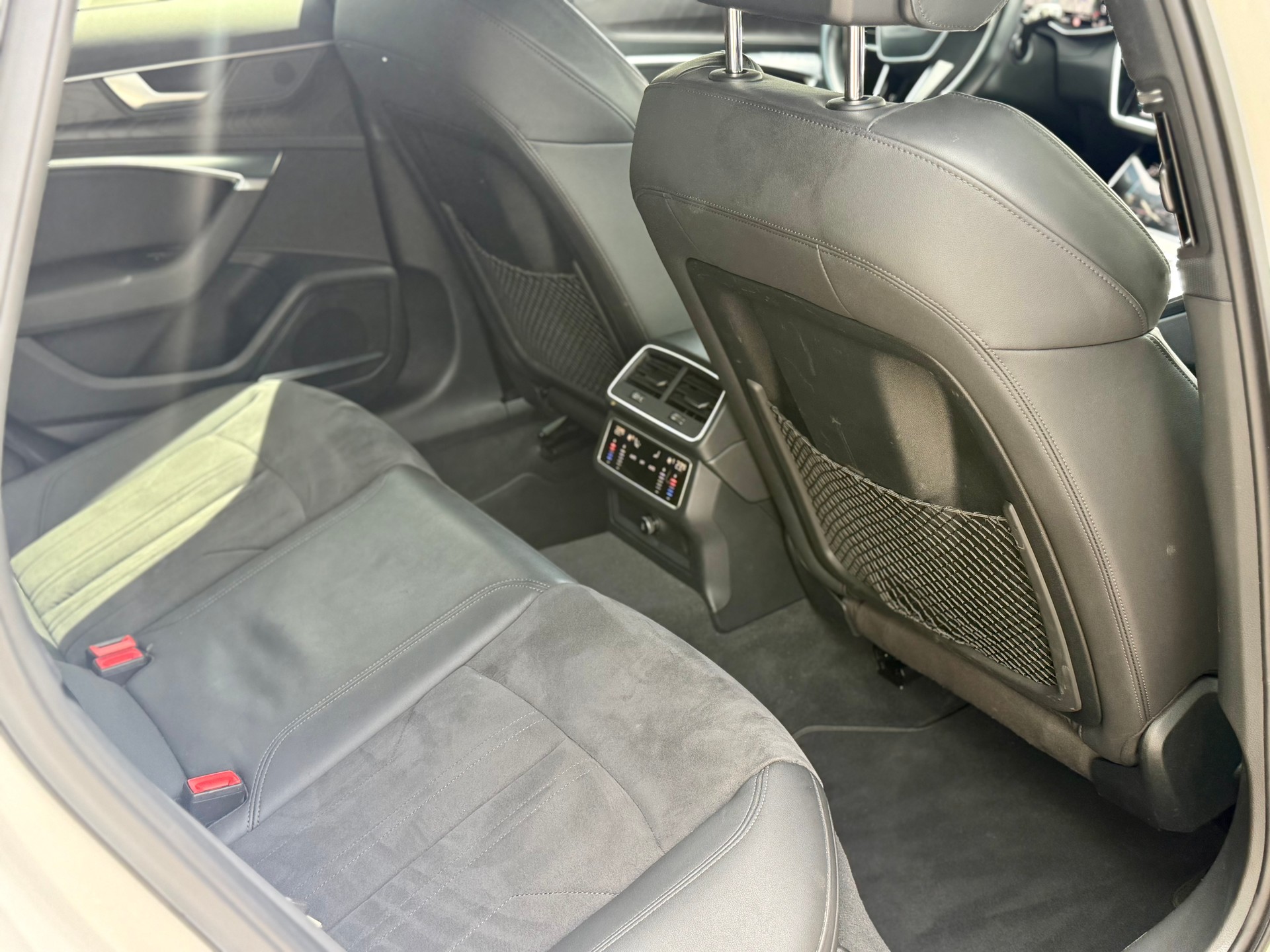 AUDI A6 Avant 45 TFSI quattro S-tronic-image-12