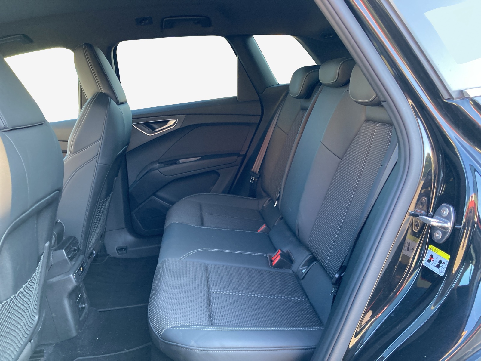 AUDI Q4 e-tron 50 quattro-image-12