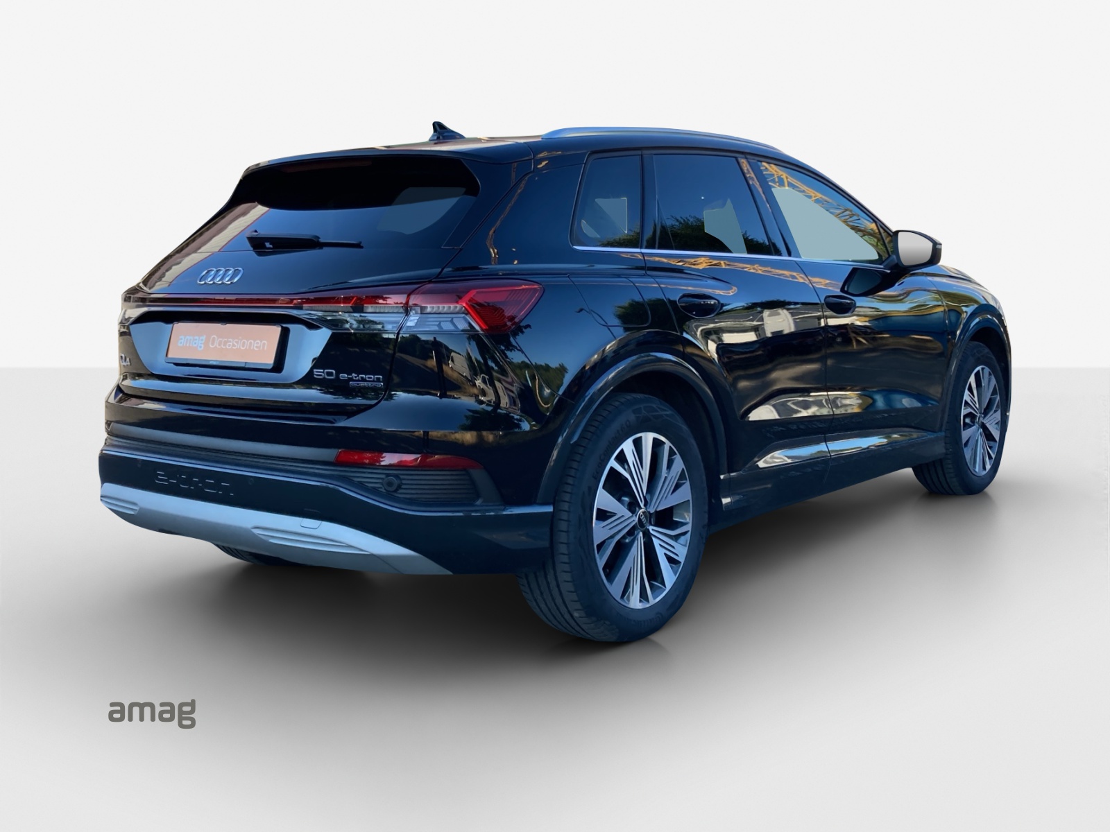 AUDI Q4 e-tron 50 quattro-image-5