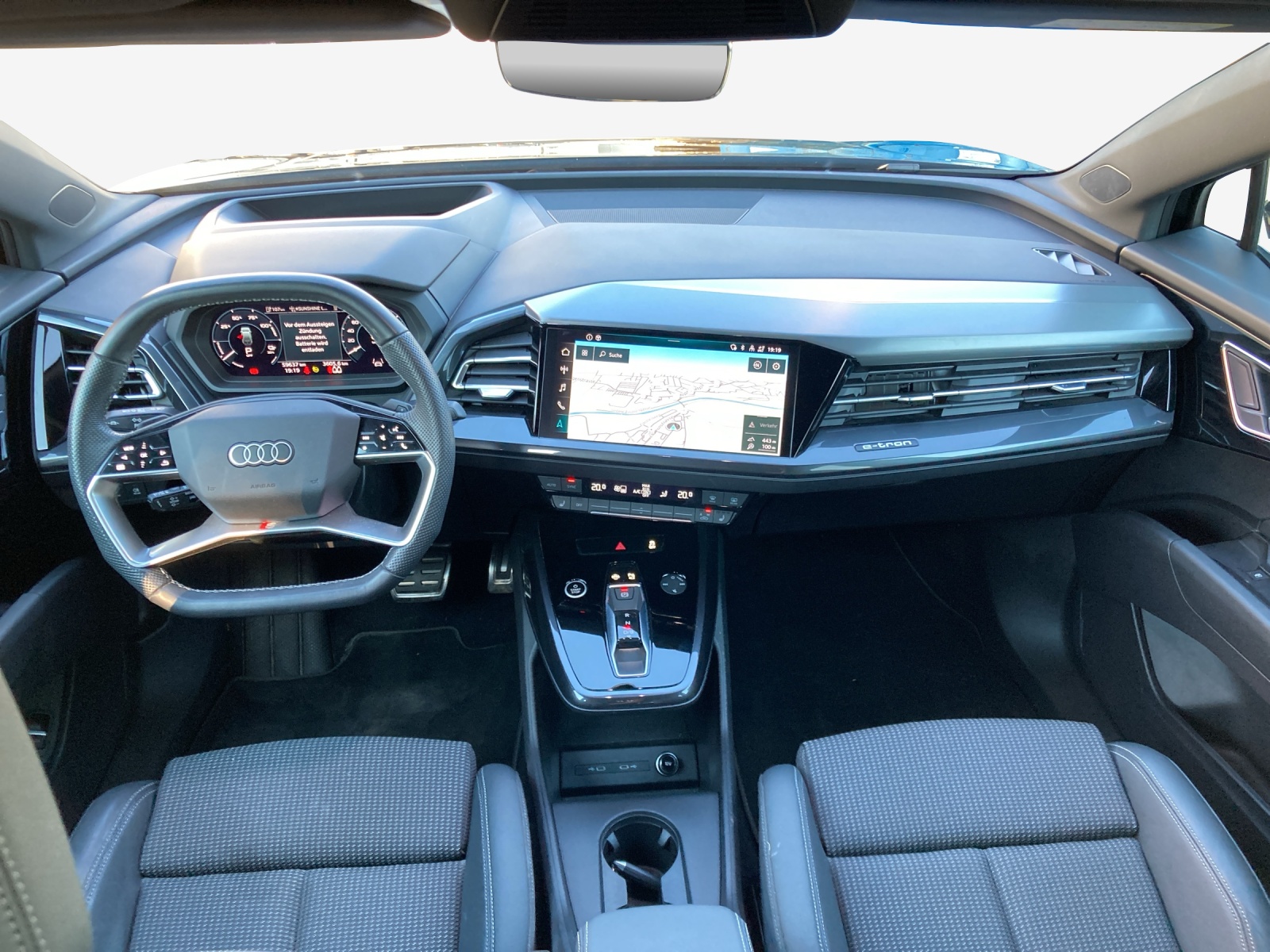 AUDI Q4 e-tron 50 quattro-image-9