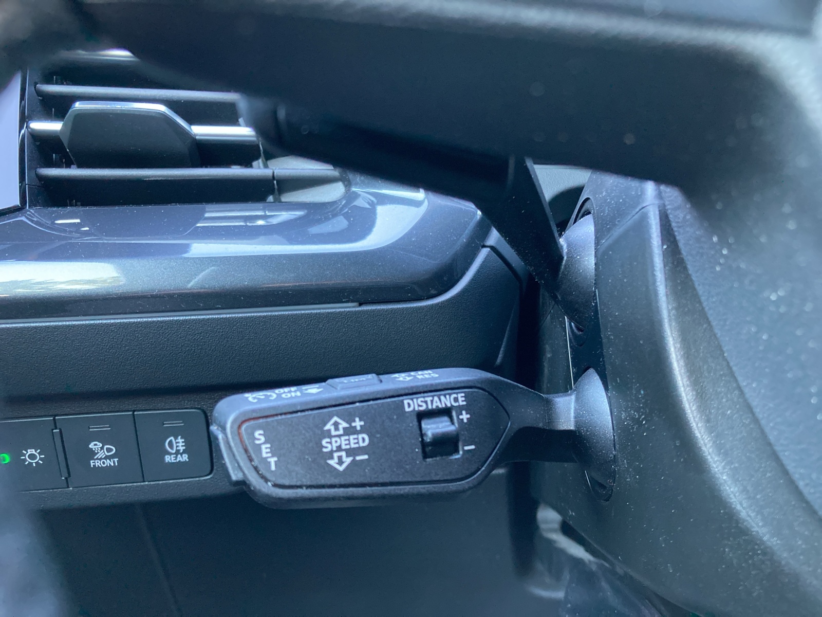 AUDI Q4 e-tron 50 quattro-image-15