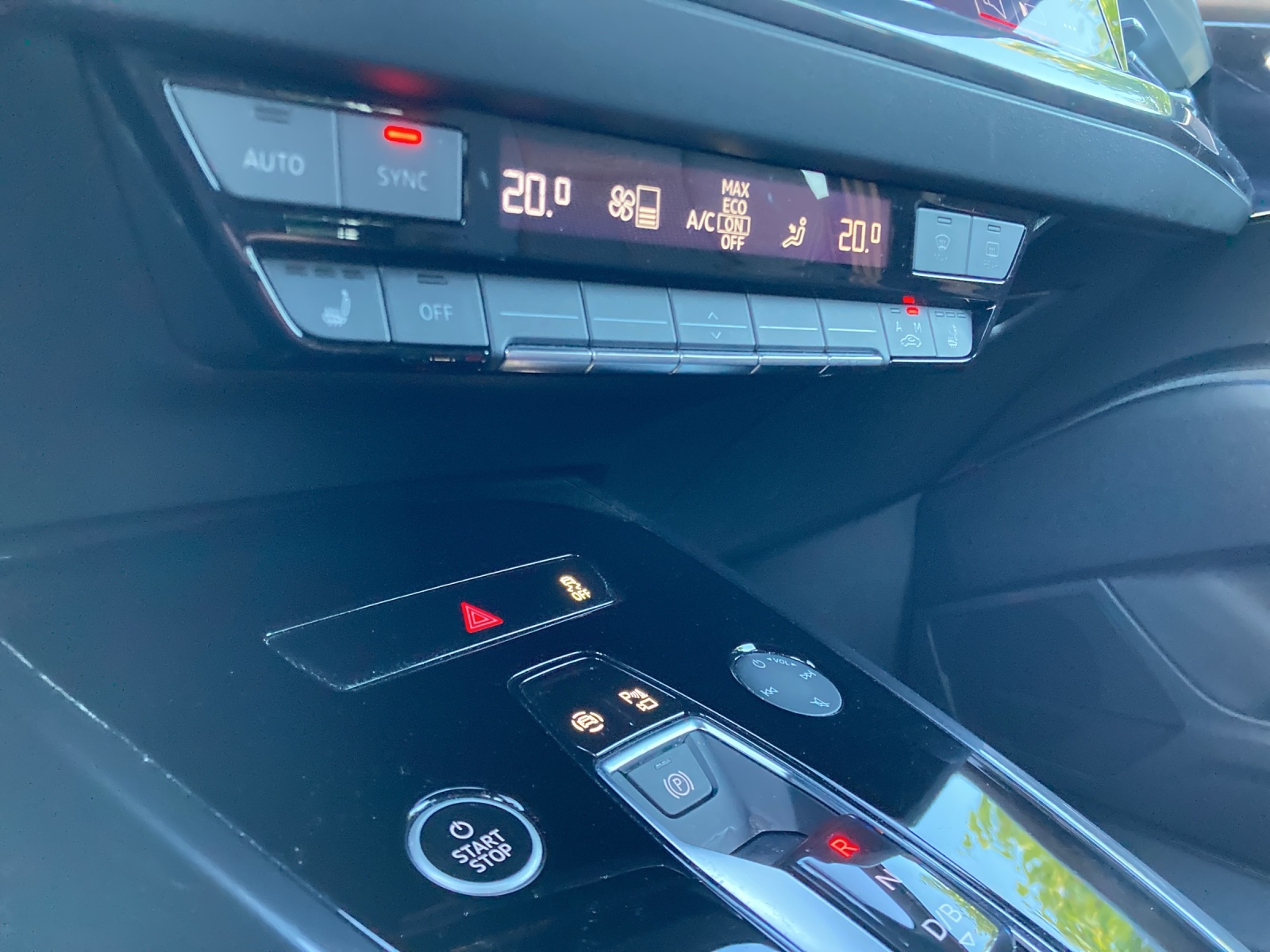 AUDI Q4 e-tron 50 quattro-image-14