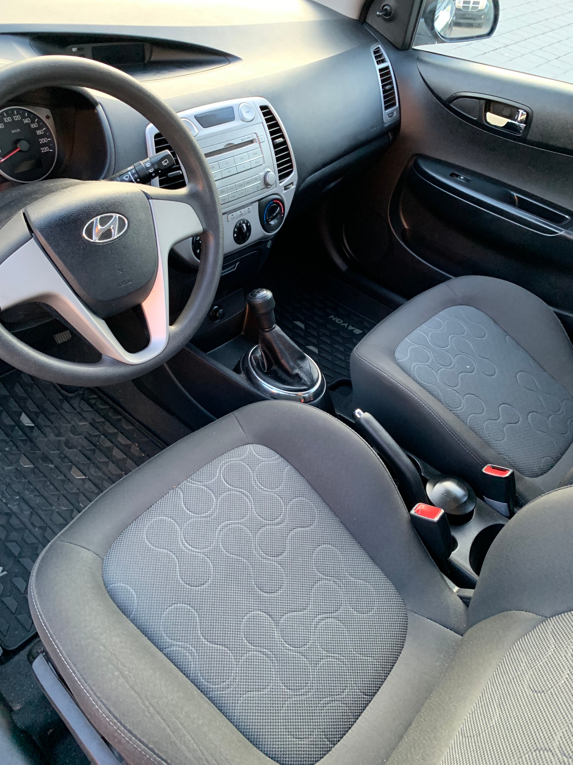 HYUNDAI i20 1.2 Comfort-image-7