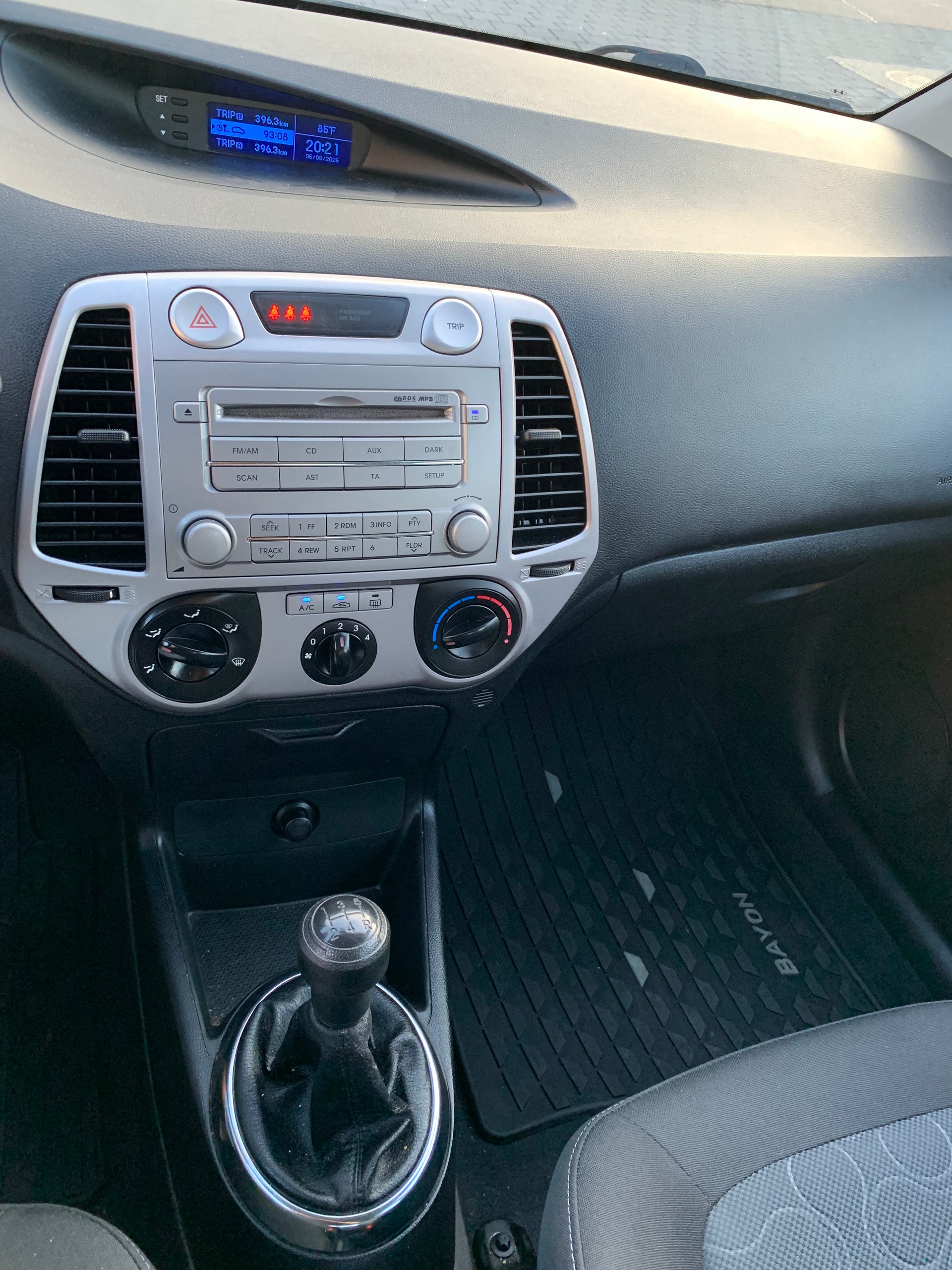 HYUNDAI i20 1.2 Comfort-image-8