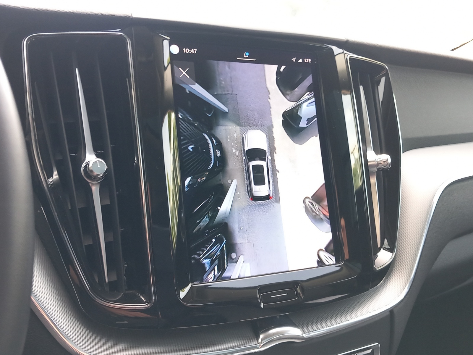 VOLVO XC60 2.0 T6 TE Plus Dark eAWD-image-15
