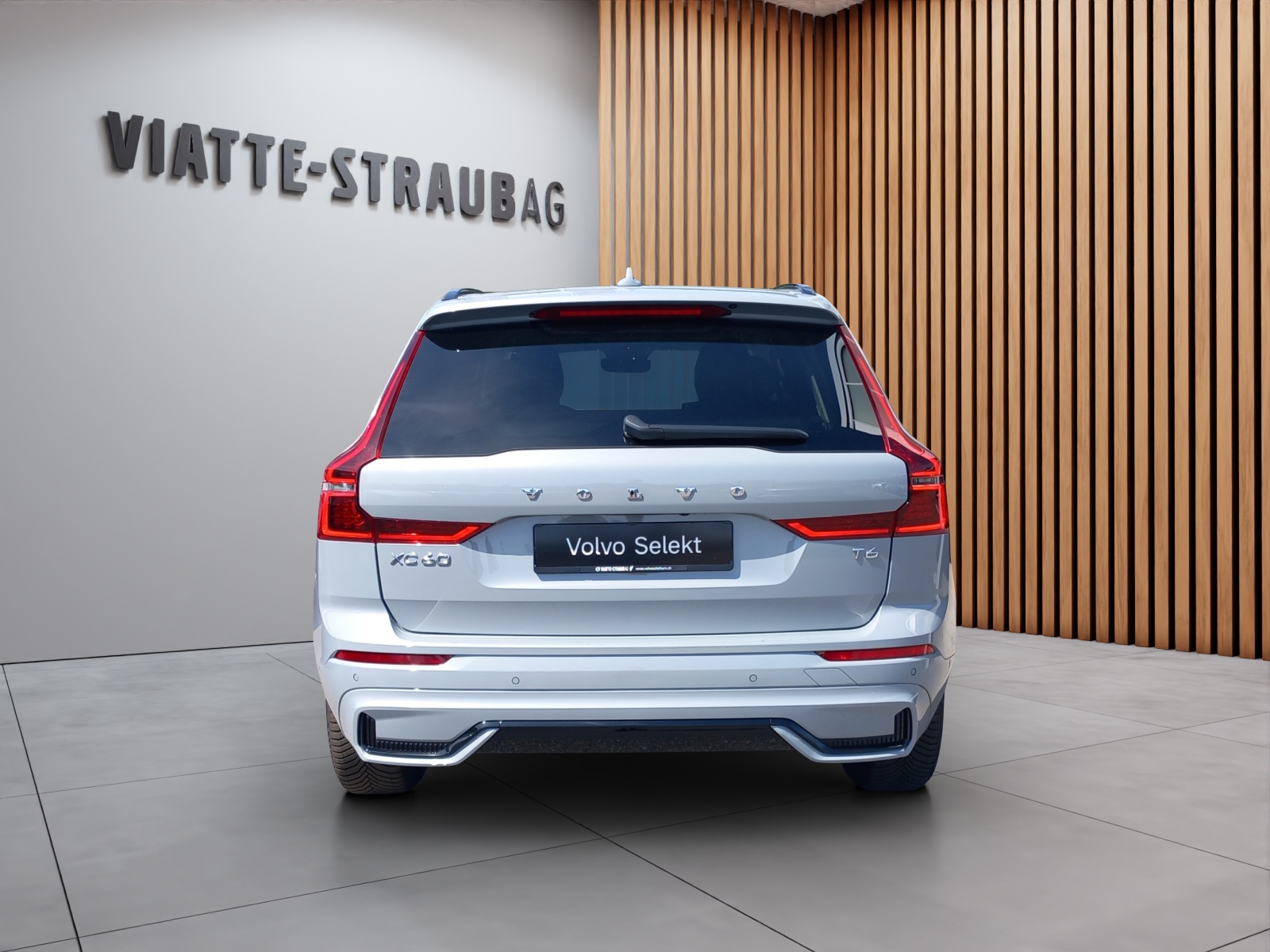 VOLVO XC60 2.0 T6 TE Plus Dark eAWD-showroom-element-3