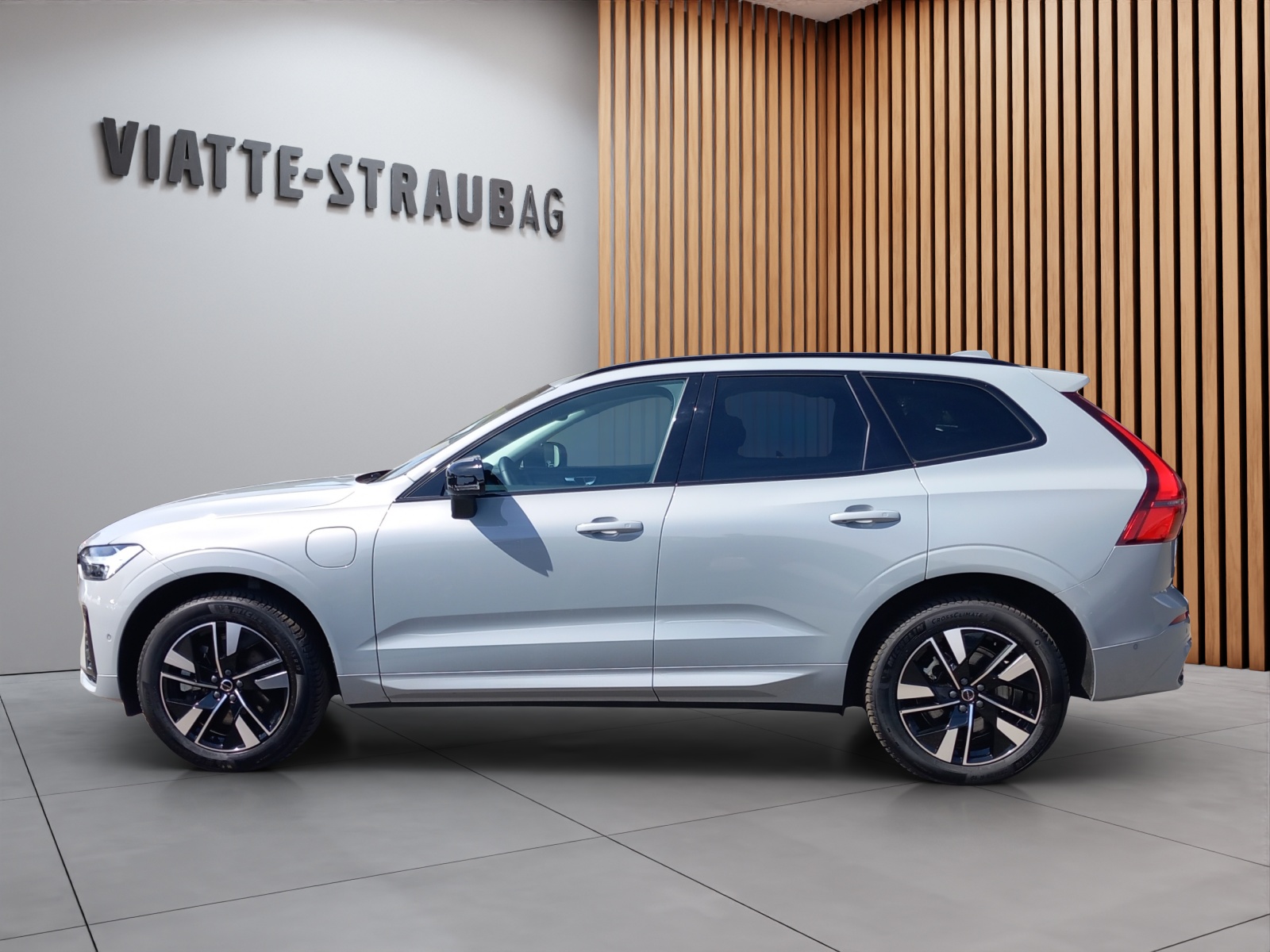 VOLVO XC60 2.0 T6 TE Plus Dark eAWD-showroom-element-1