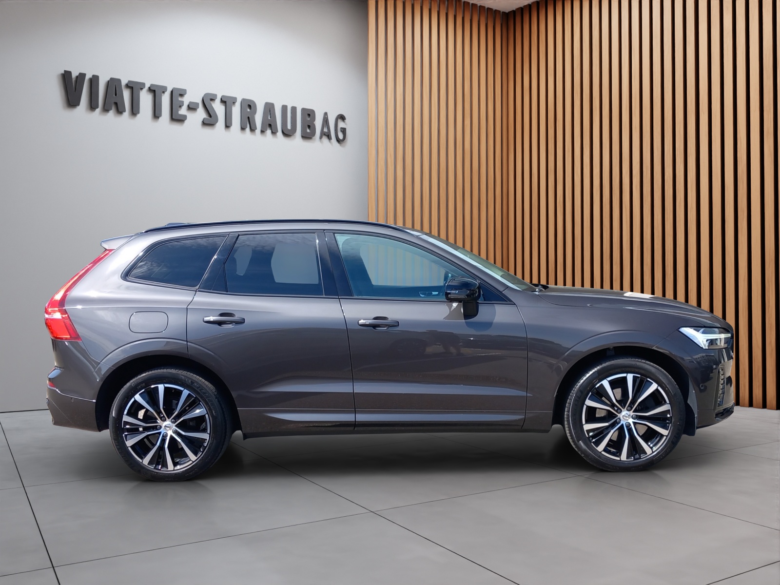 VOLVO XC60 2.0 T6 TE Plus Dark eAWD-image-5