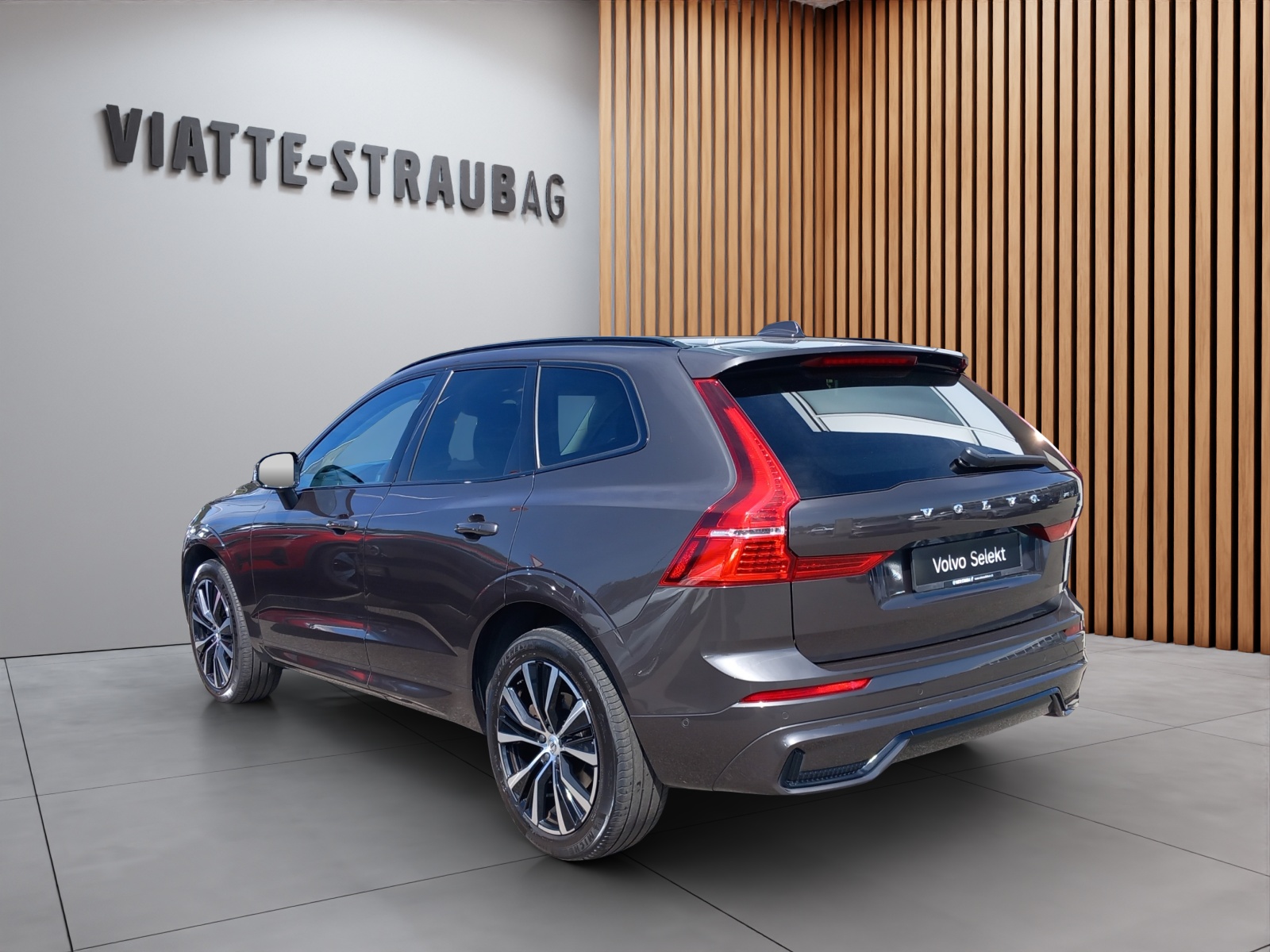 VOLVO XC60 2.0 T6 TE Plus Dark eAWD-image-2