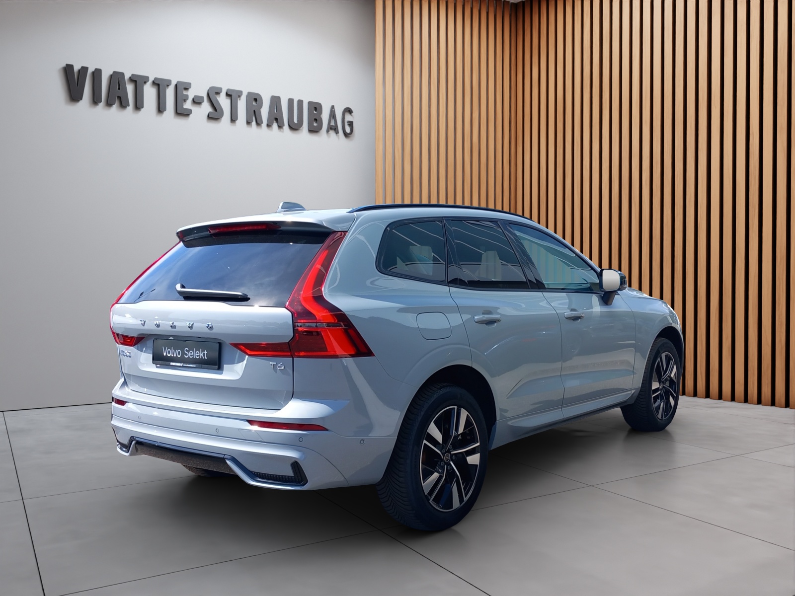 VOLVO XC60 2.0 T6 TE Plus Dark eAWD-image-4