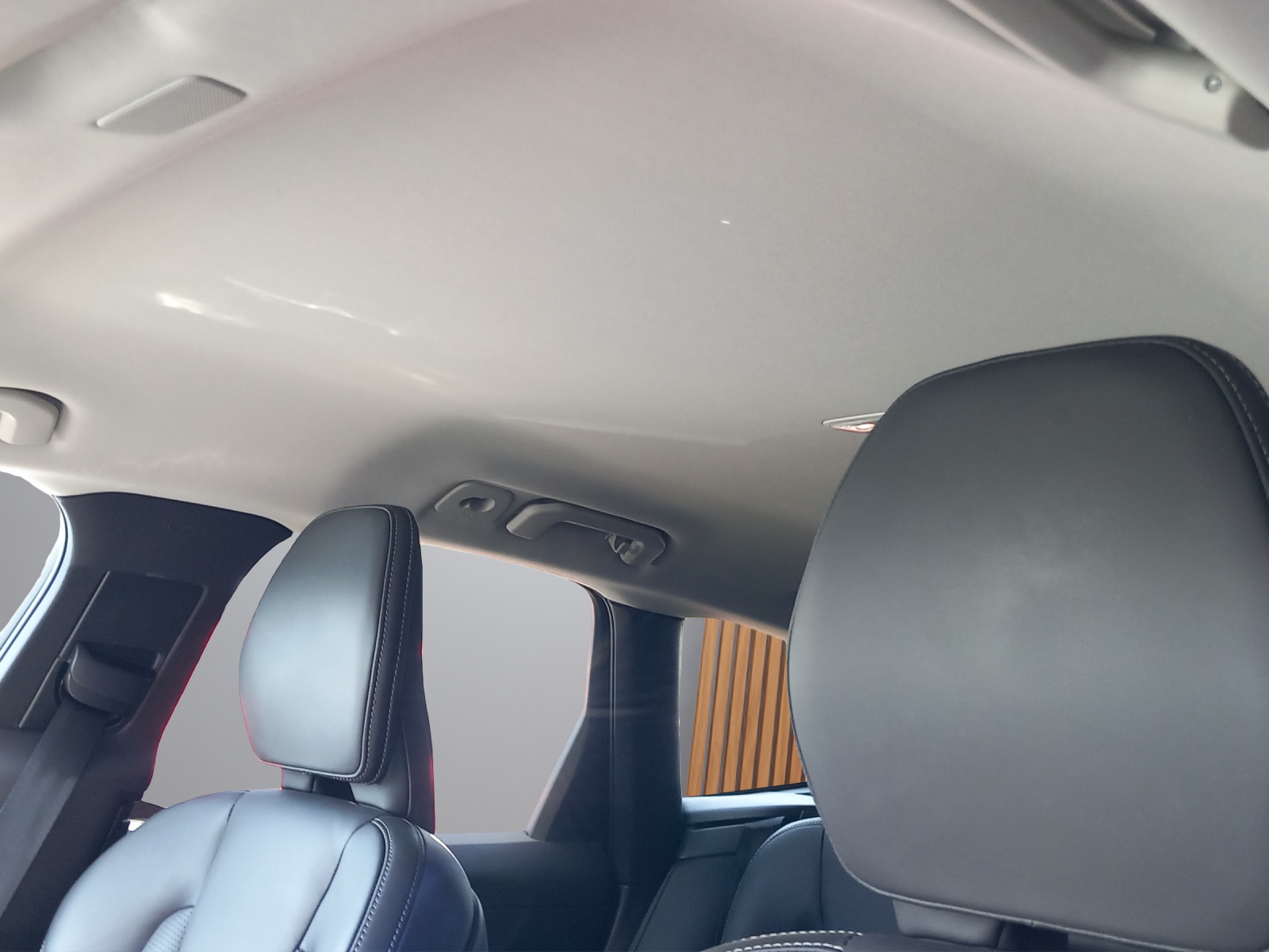 VOLVO XC60 2.0 T6 TE Plus Dark eAWD-image-17