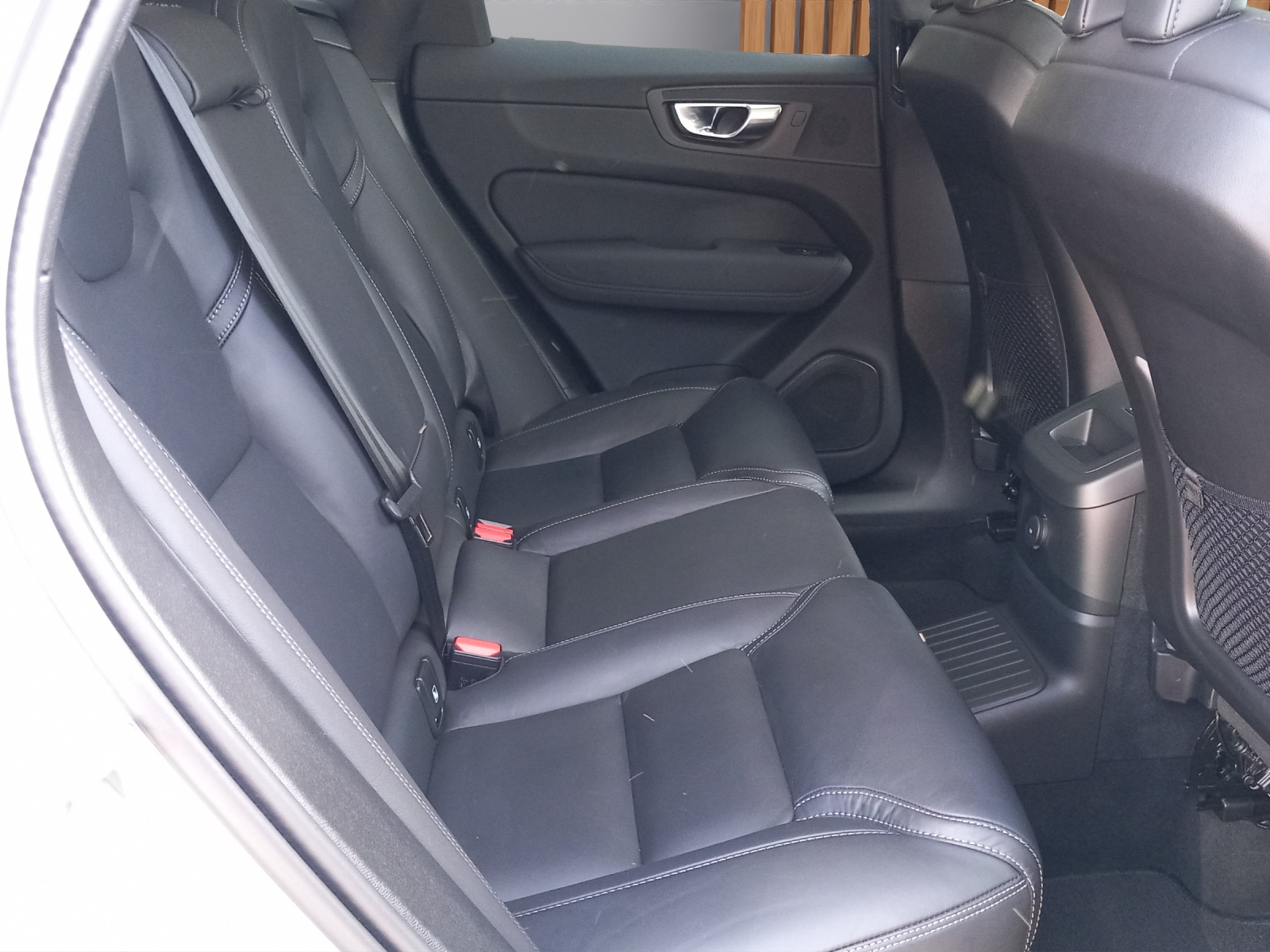 VOLVO XC60 2.0 T6 TE Plus Dark eAWD-image-10