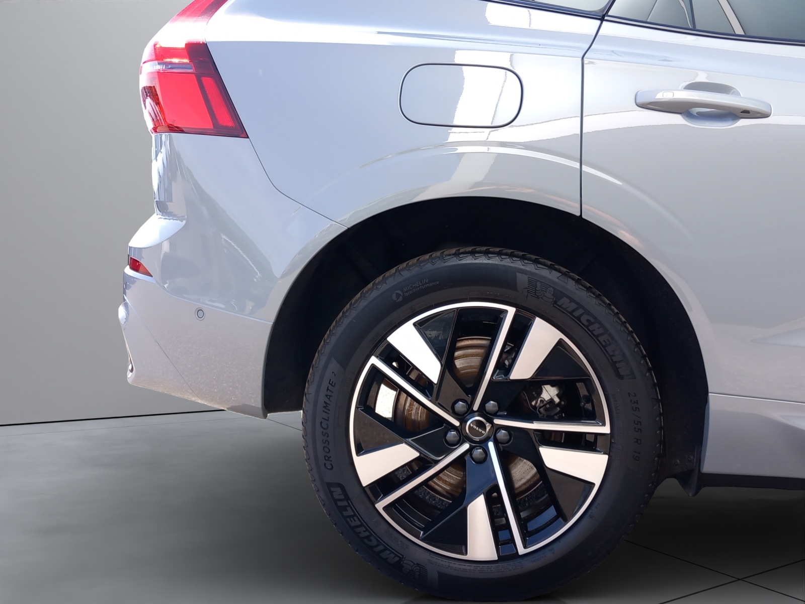 VOLVO XC60 2.0 T6 TE Plus Dark eAWD-image-24