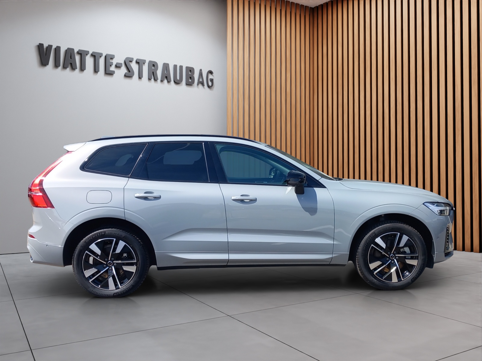 VOLVO XC60 2.0 T6 TE Plus Dark eAWD-image-5