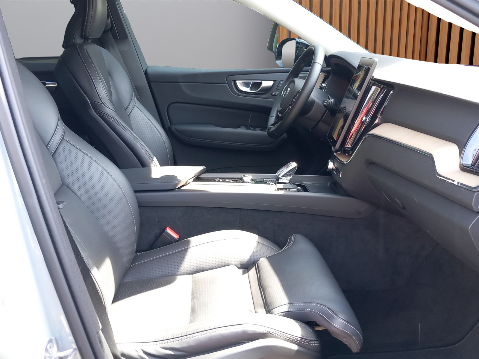 VOLVO XC60 2.0 T6 TE Plus Dark eAWD-image-11