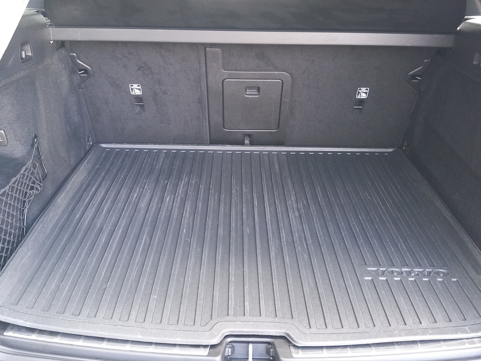 VOLVO XC60 2.0 T6 TE Plus Dark eAWD-image-24