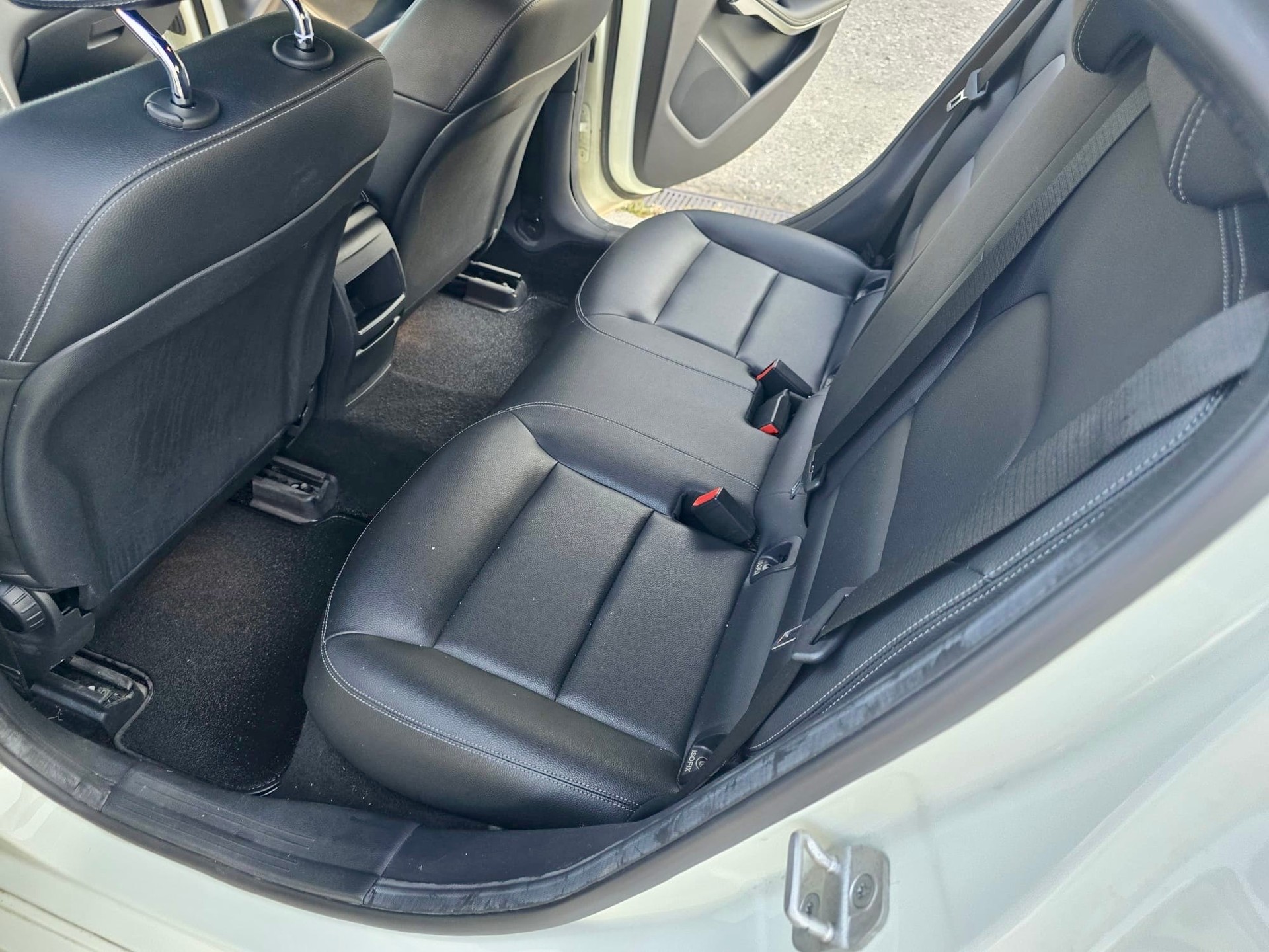 MERCEDES-BENZ A 180 Style 7G-DCT-image-13