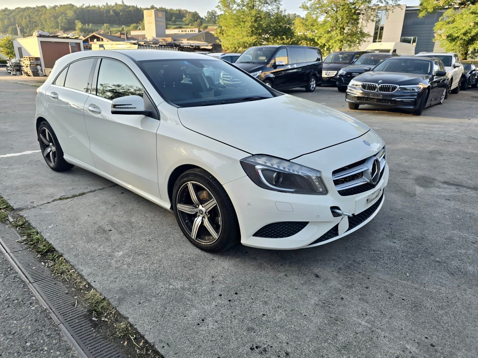 MERCEDES-BENZ A 180 Style 7G-DCT-image-2