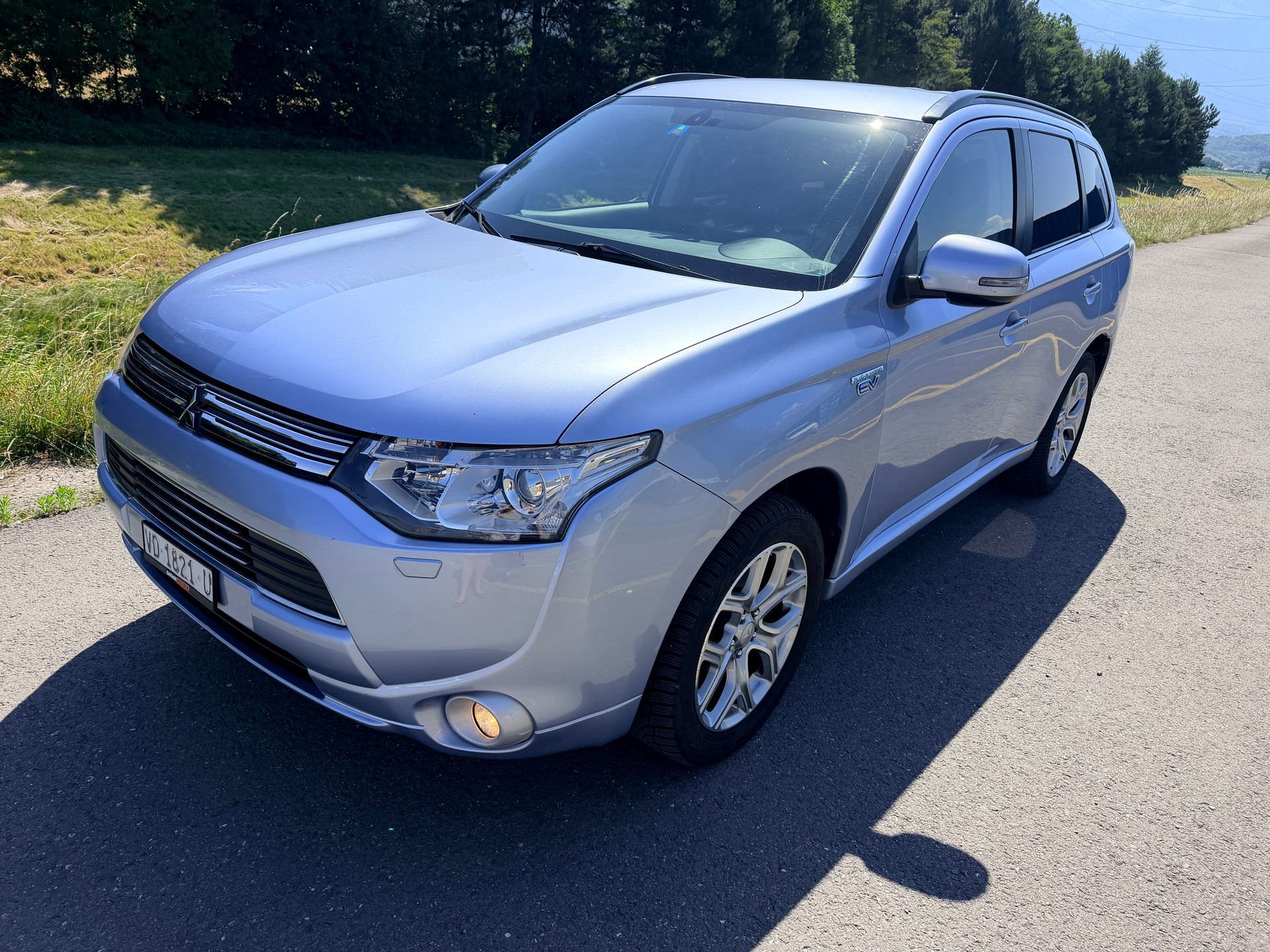 MITSUBISHI Outlander 2.0 PHEV Intense-image-0