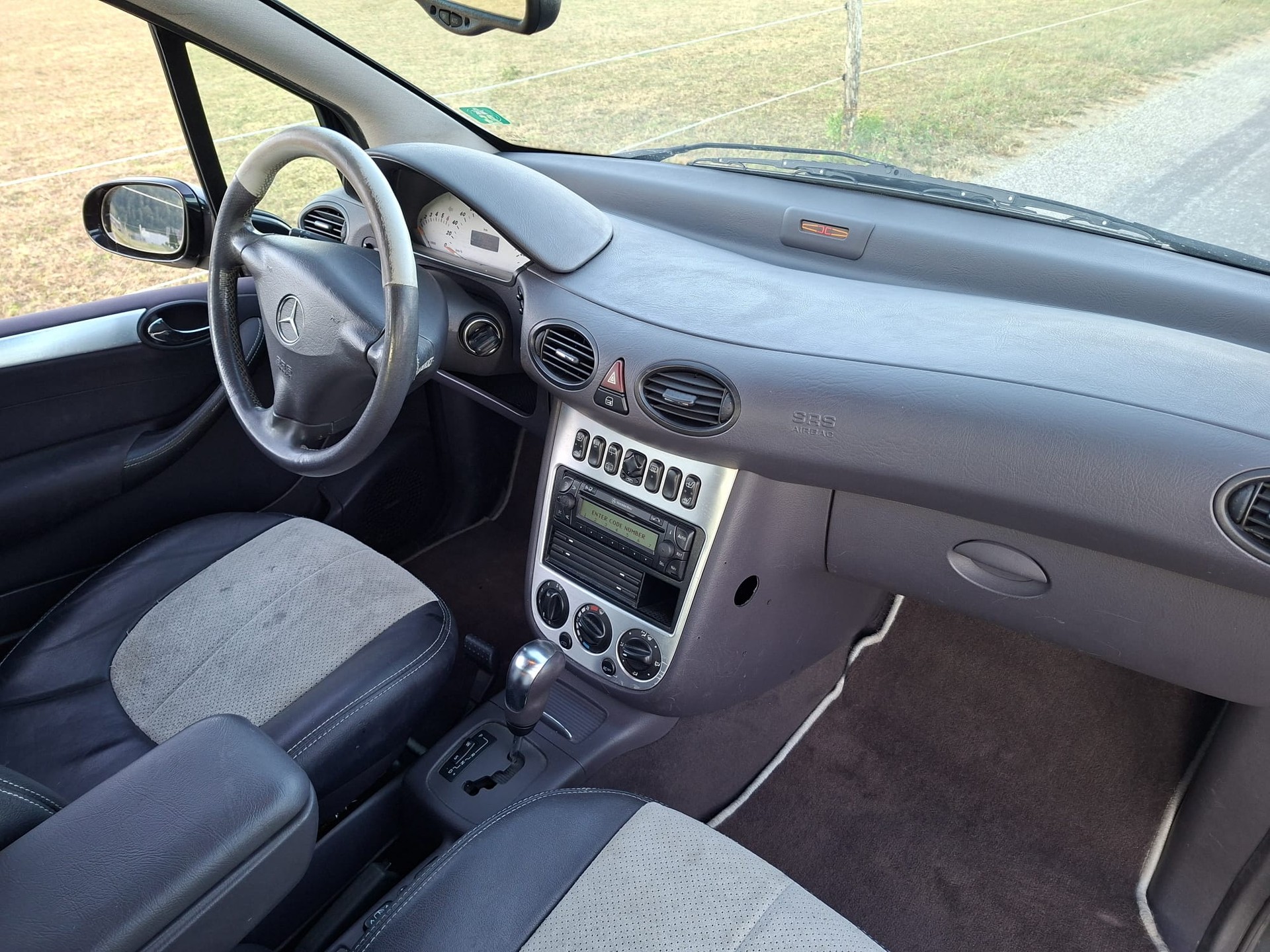 MERCEDES-BENZ A 210 Evolution-image-12