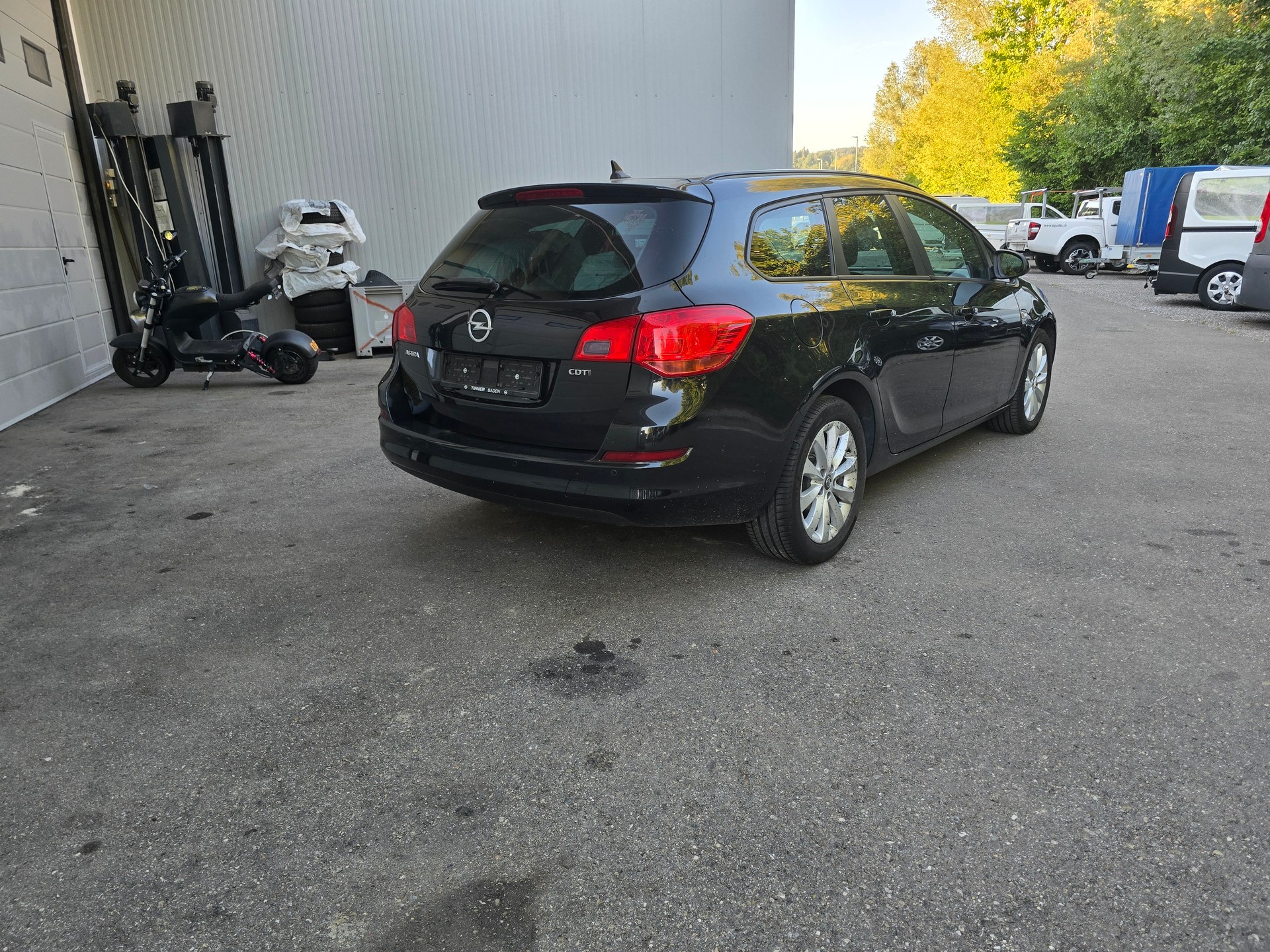 OPEL Astra SportsTourer 1.7 CDTi Anniversary Edition-image-4