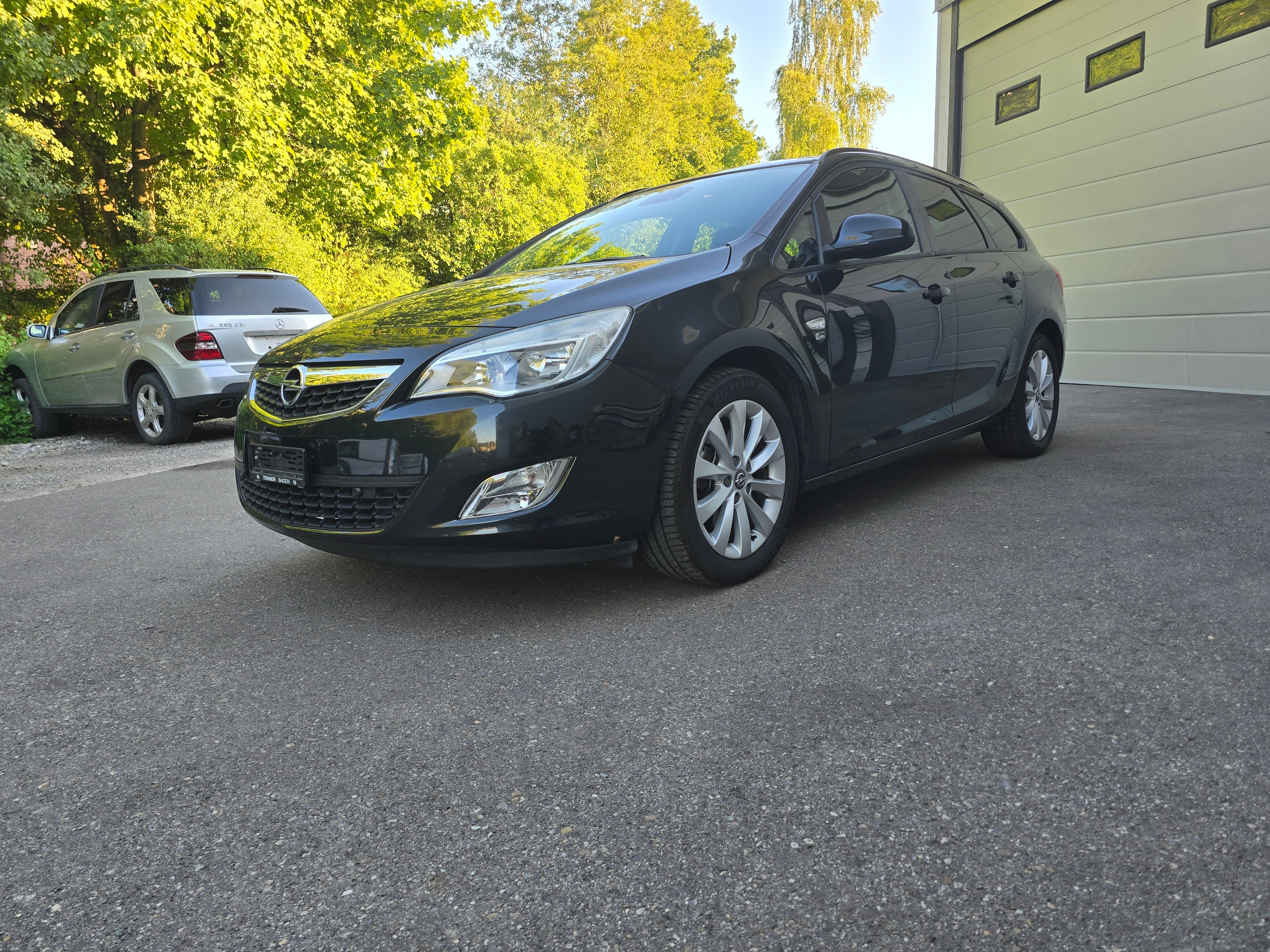 Car photo